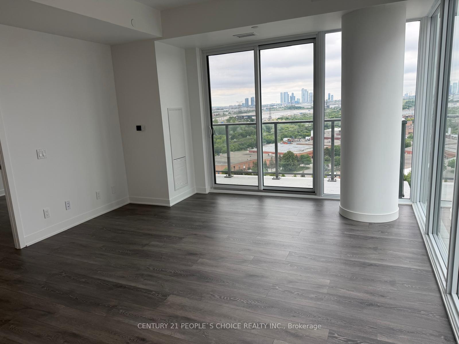 Photo 5 of Unit 1612, 6 Flavelle Trail, Vaughan, Steeles West Industrial — HOMEH