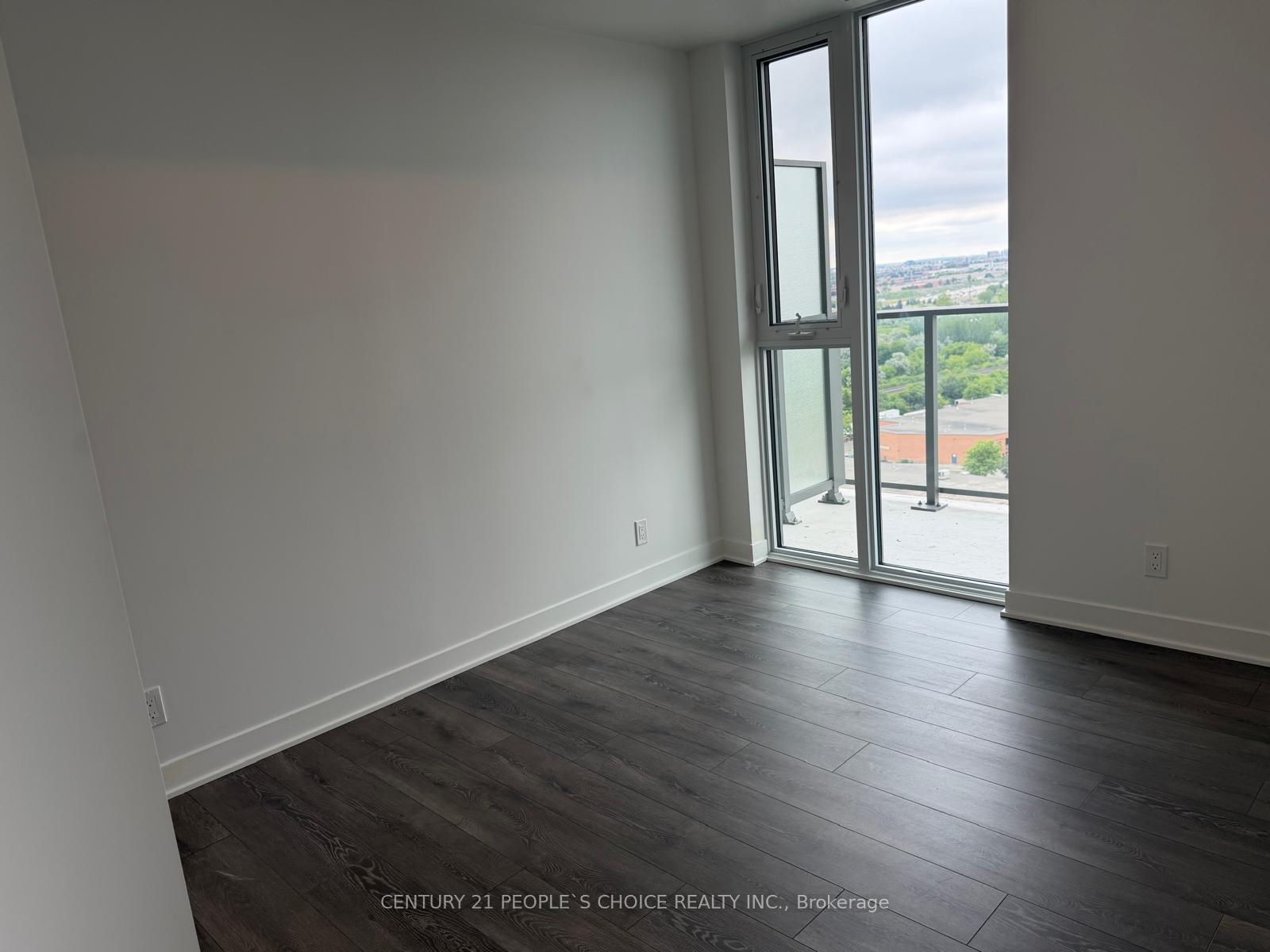 Photo 6 of Unit 1612, 6 Flavelle Trail, Vaughan, Steeles West Industrial — HOMEH