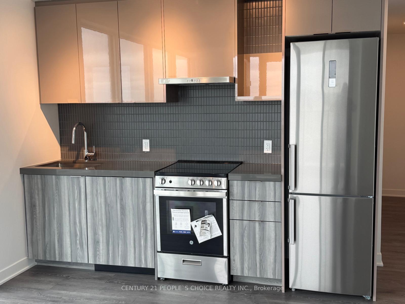 Photo 9 of Unit 1612, 6 Flavelle Trail, Vaughan, Steeles West Industrial — HOMEH