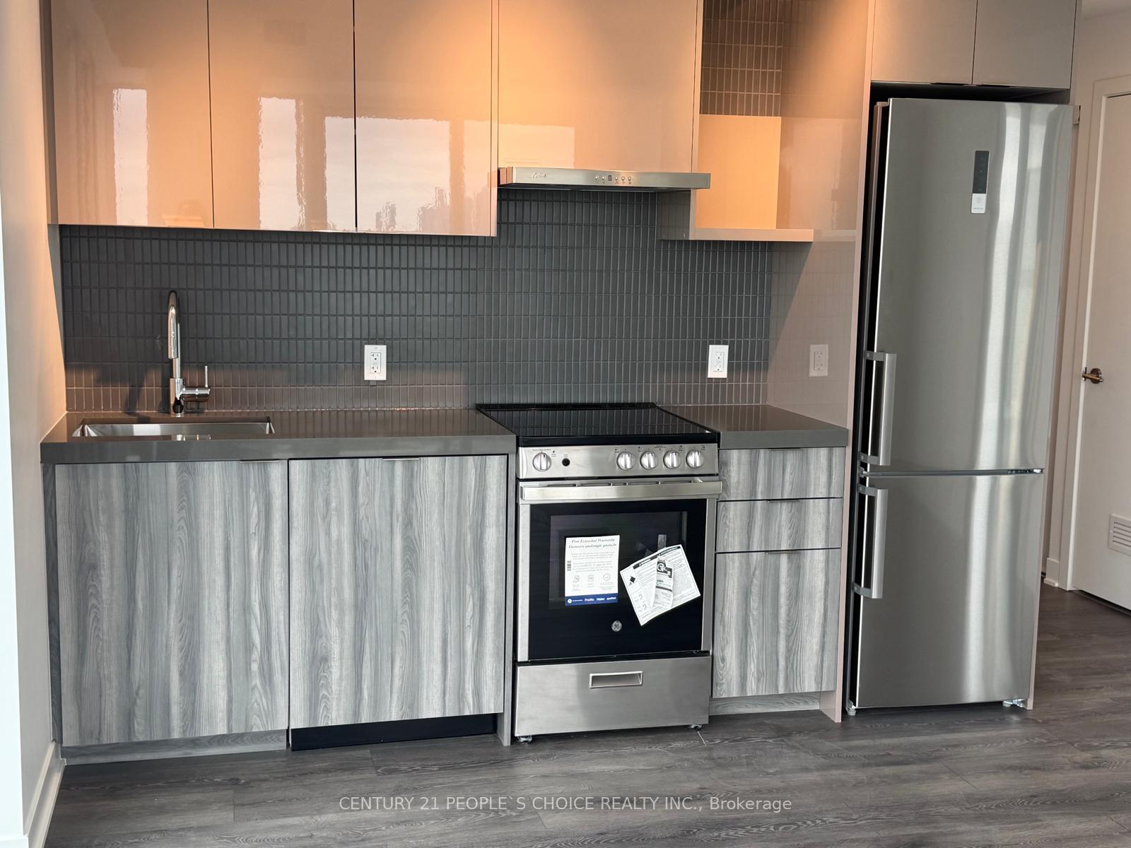 Photo 11 of Unit 1612, 6 Flavelle Trail, Vaughan, Steeles West Industrial — HOMEH