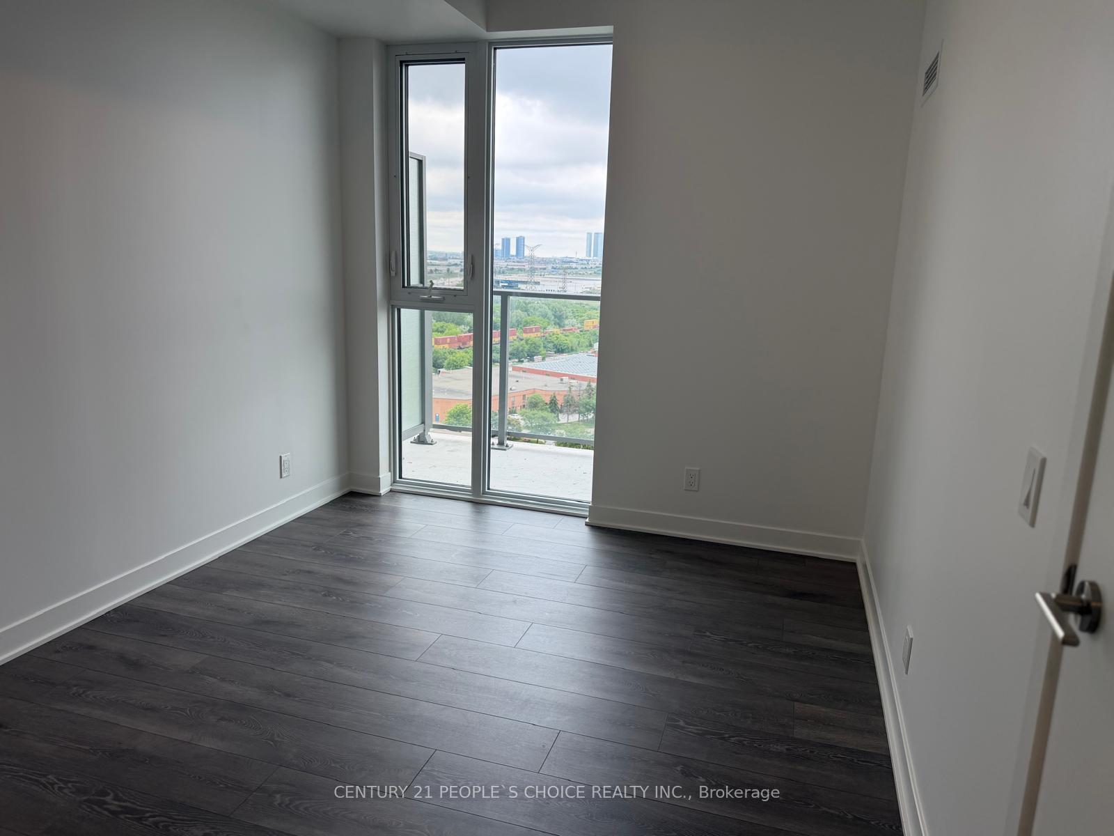 Photo 17 of Unit 1612, 6 Flavelle Trail, Vaughan, Steeles West Industrial — HOMEH