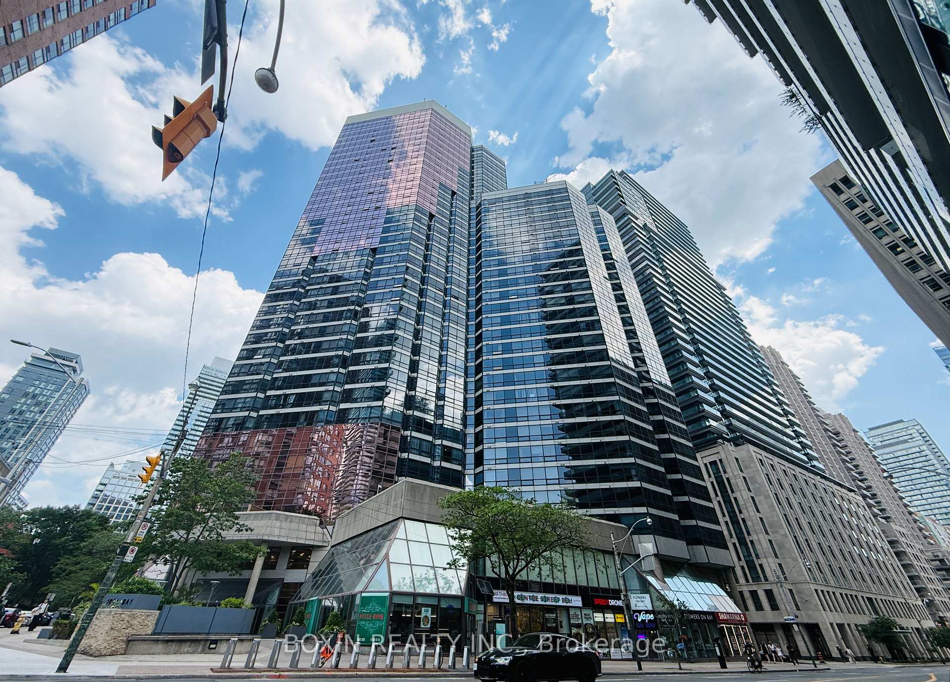 Photo 1 of Unit 1016, 1001 Bay Street, Toronto, Bay Street Corridor — HOMEH