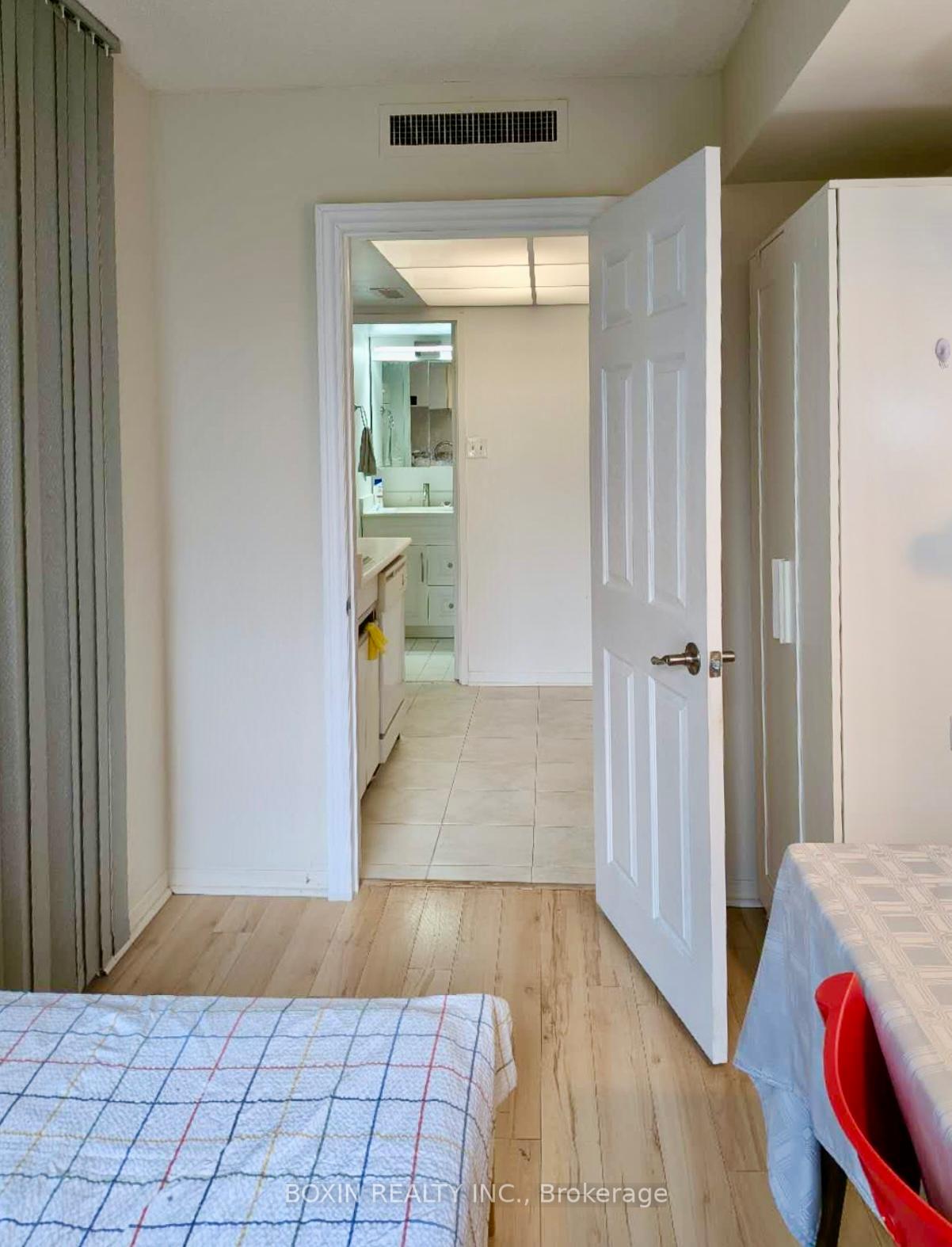 Photo 4 of Unit 1016, 1001 Bay Street, Toronto, Bay Street Corridor — HOMEH