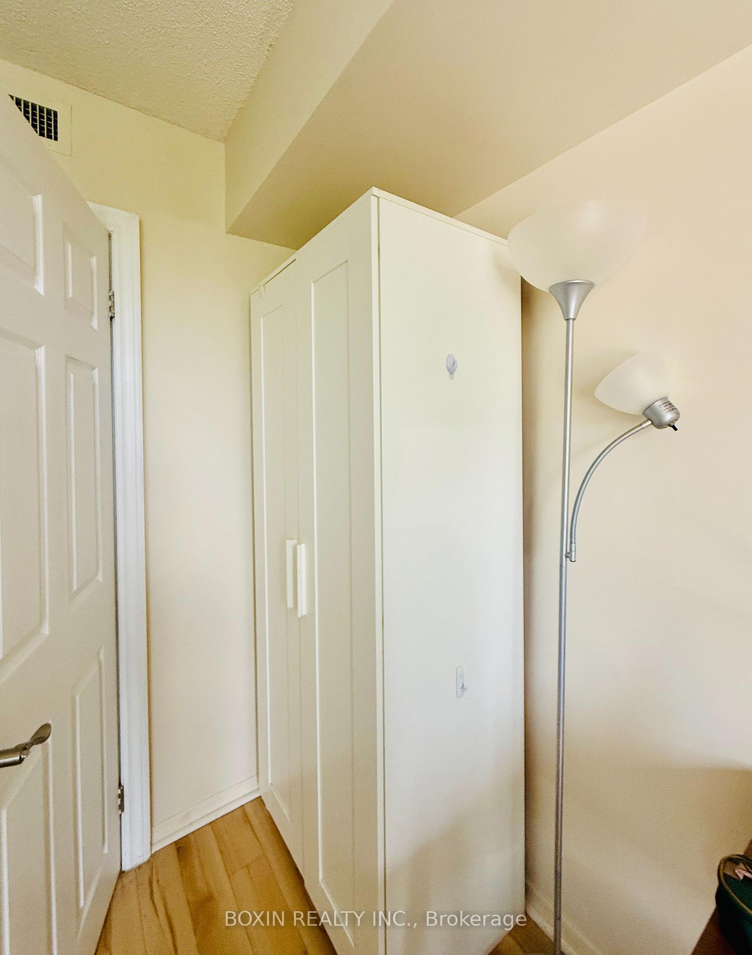Photo 6 of Unit 1016, 1001 Bay Street, Toronto, Bay Street Corridor — HOMEH