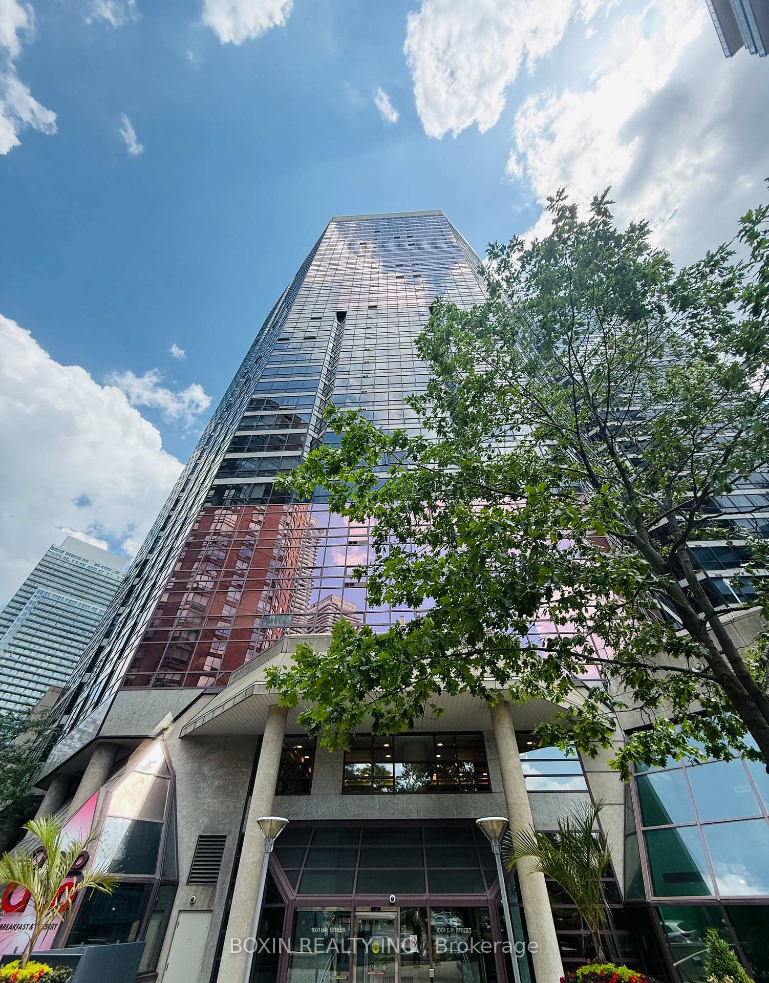 Photo 9 of Unit 1016, 1001 Bay Street, Toronto, Bay Street Corridor — HOMEH