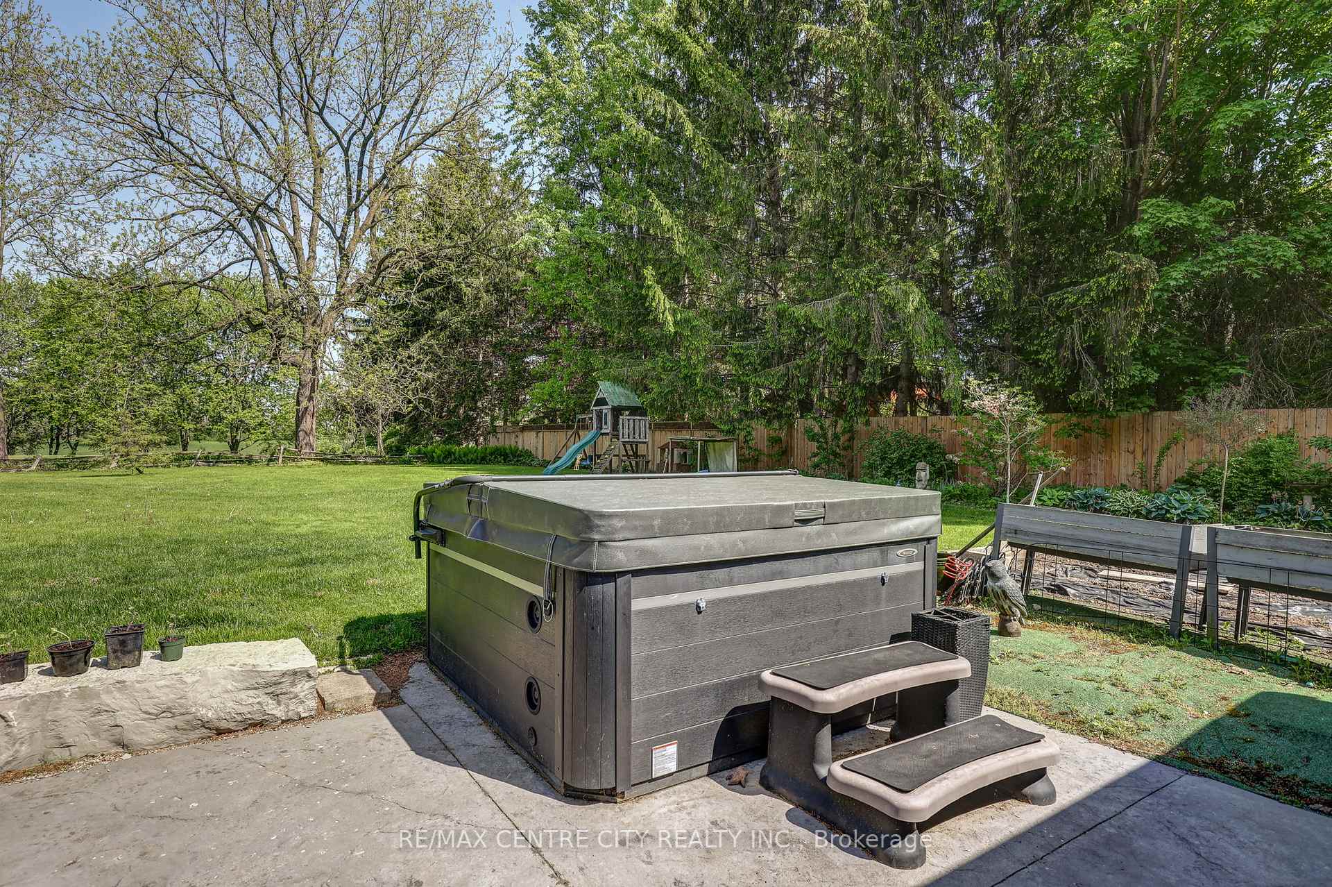 Photo 44 of 339 Sunset Drive, Central Elgin, Rural Central Elgin — HOMEH