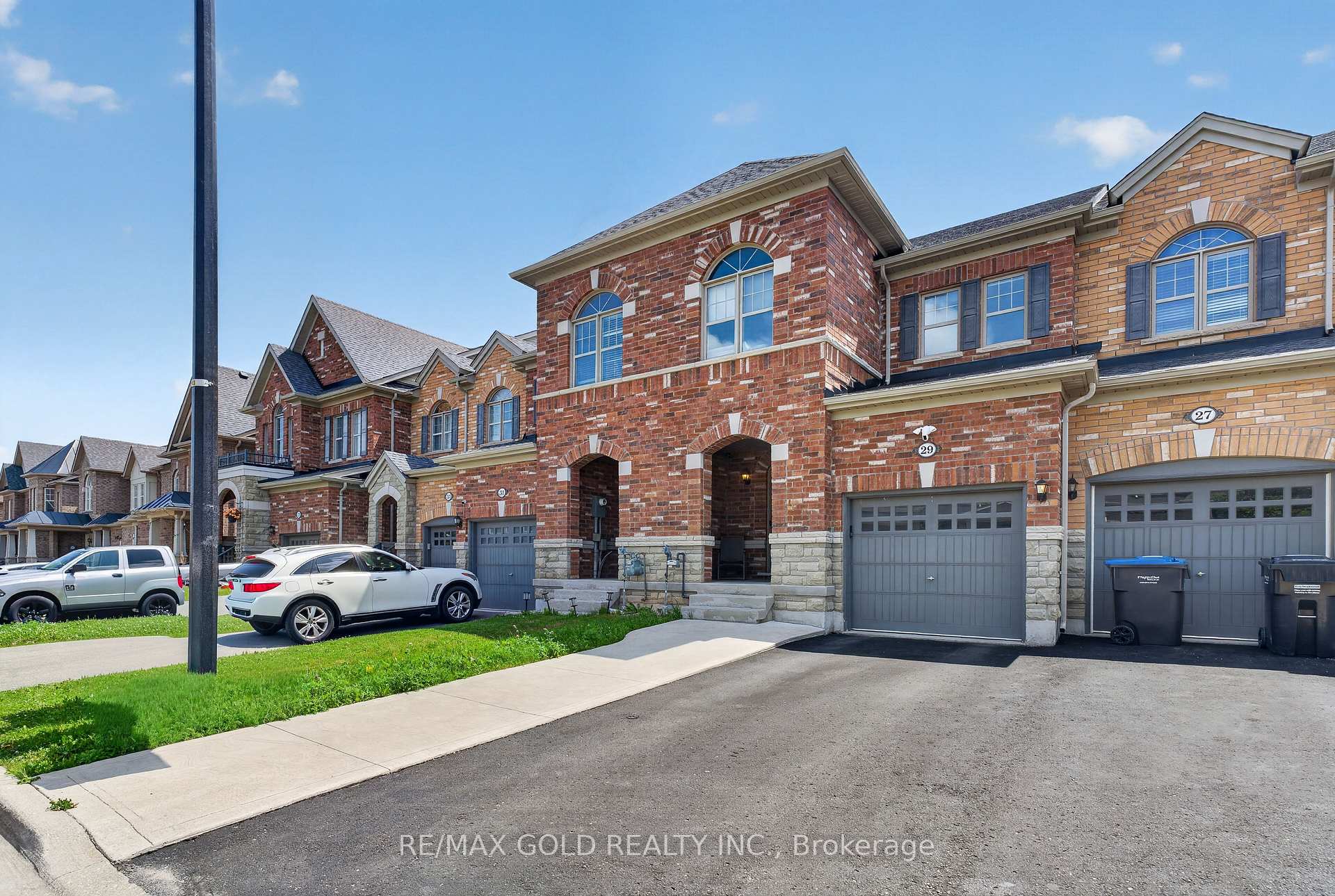 Photo 2 of 29 Rangemore Road E, Brampton, Northwest Brampton — HOMEH