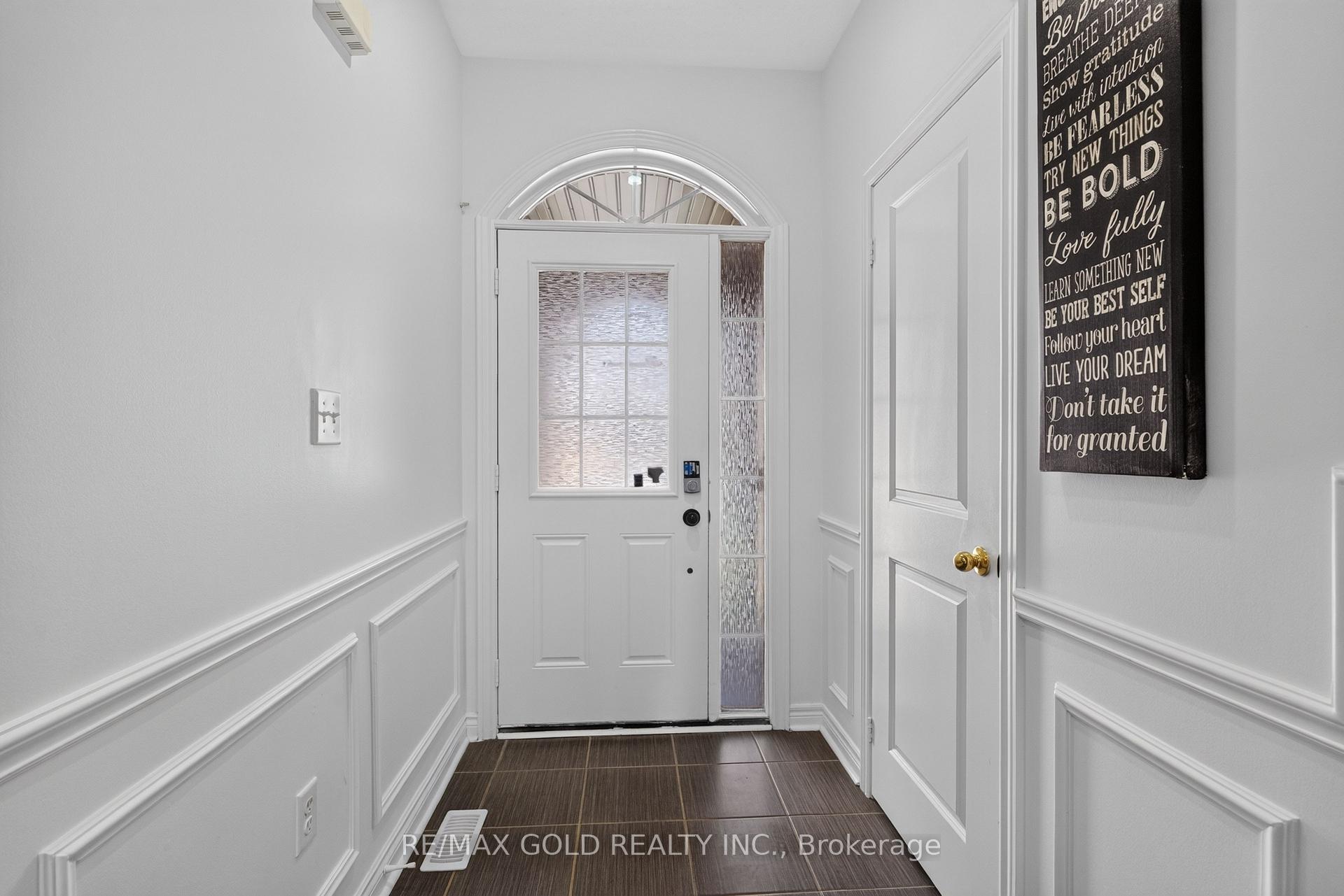 Photo 5 of 29 Rangemore Road E, Brampton, Northwest Brampton — HOMEH