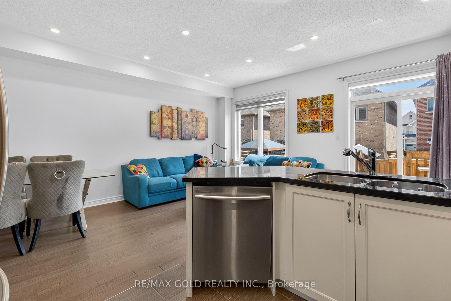Photo 14 of 29 Rangemore Road E, Brampton, Northwest Brampton — HOMEH
