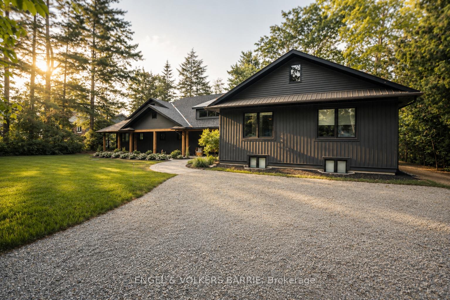 Photo 2 of 262 Trillium Place, Innisfil, Rural Innisfil — HOMEH