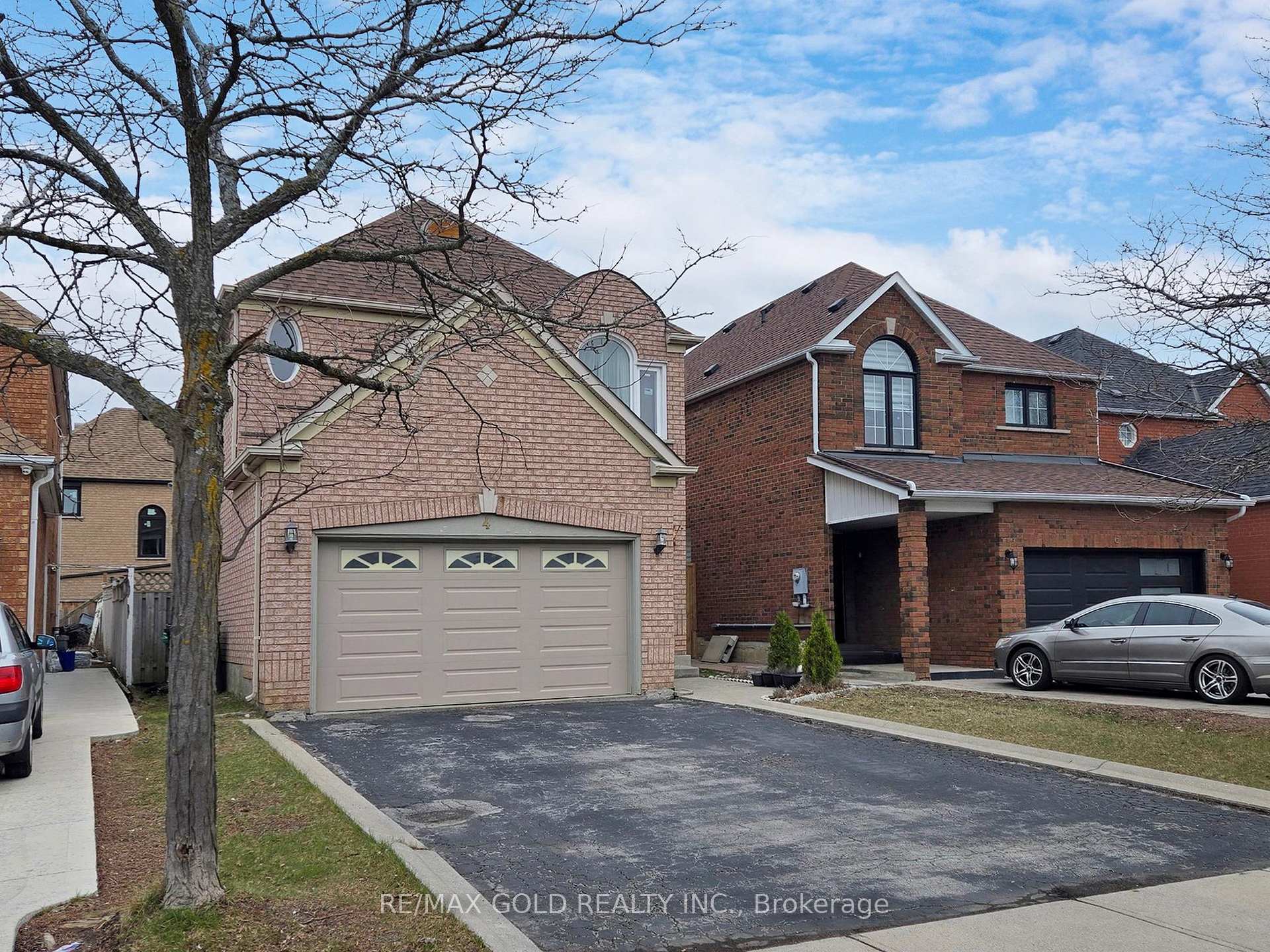 Photo 2 of 4 Treepark Street, Brampton, Sandringham-Wellington — HOMEH