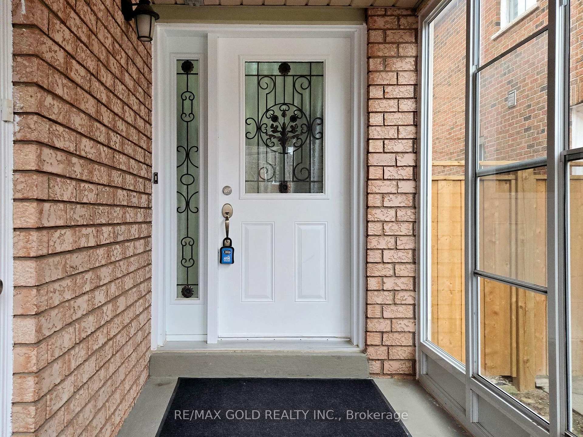 Photo 3 of 4 Treepark Street, Brampton, Sandringham-Wellington — HOMEH