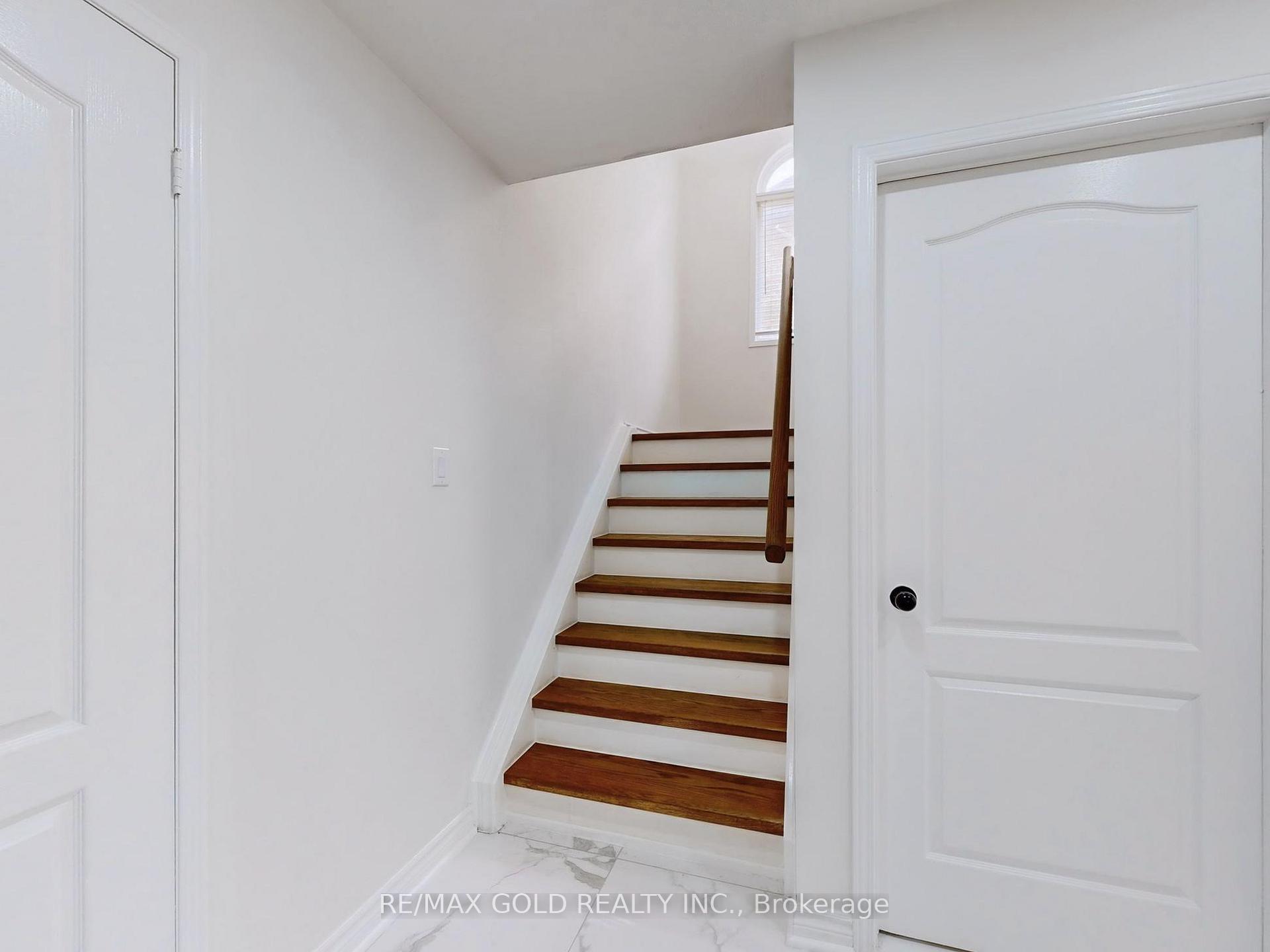Photo 11 of 4 Treepark Street, Brampton, Sandringham-Wellington — HOMEH