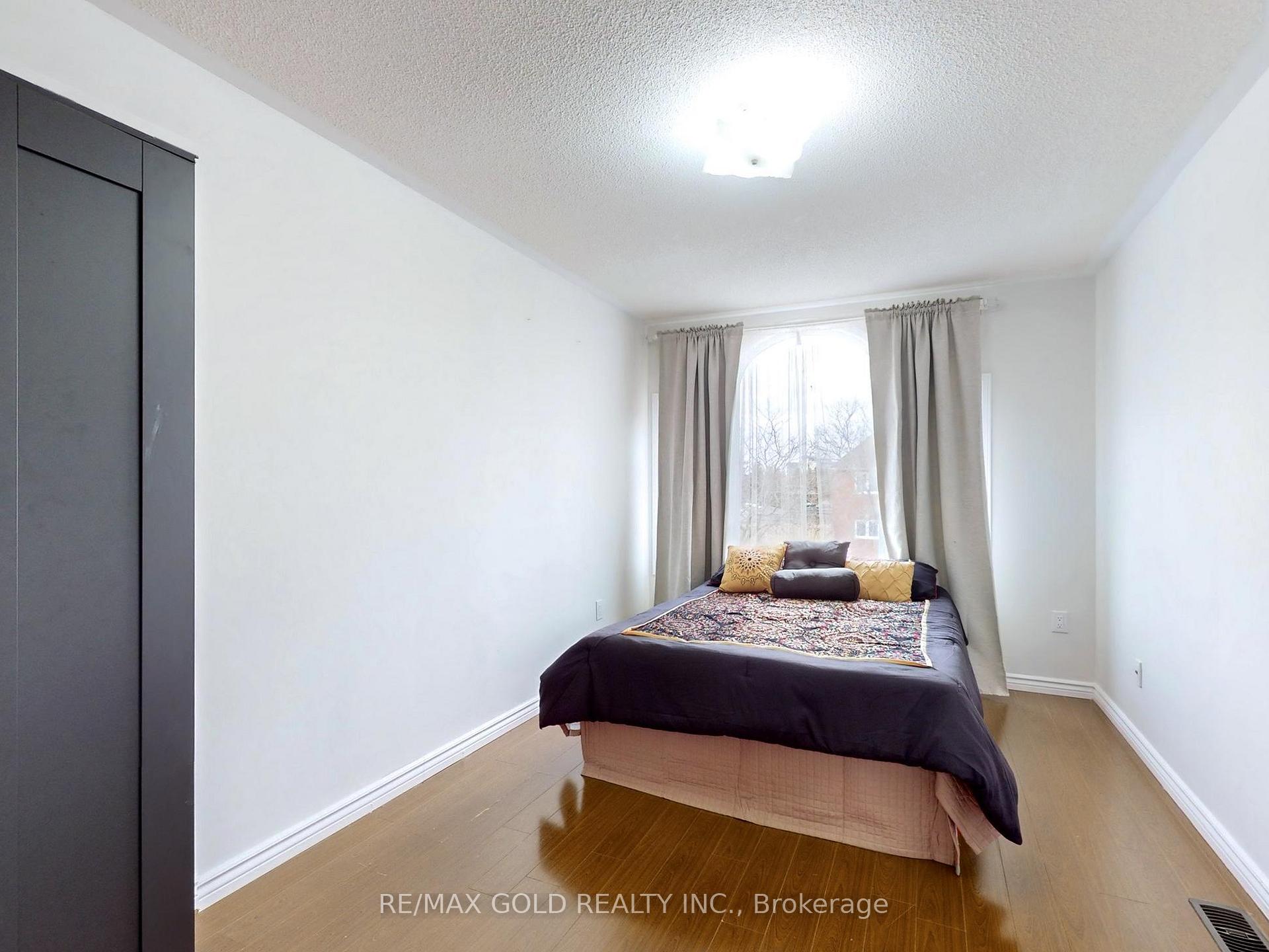 Photo 17 of 4 Treepark Street, Brampton, Sandringham-Wellington — HOMEH
