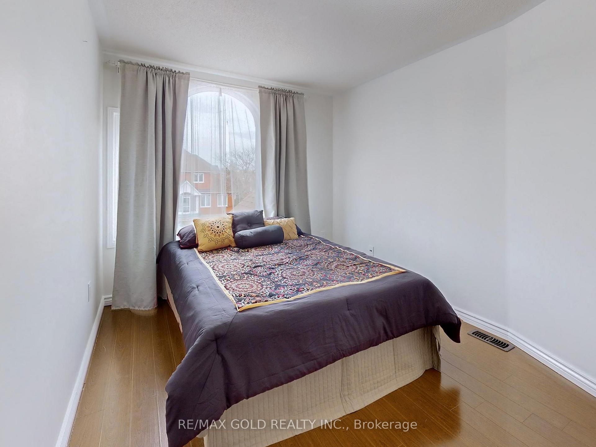 Photo 18 of 4 Treepark Street, Brampton, Sandringham-Wellington — HOMEH