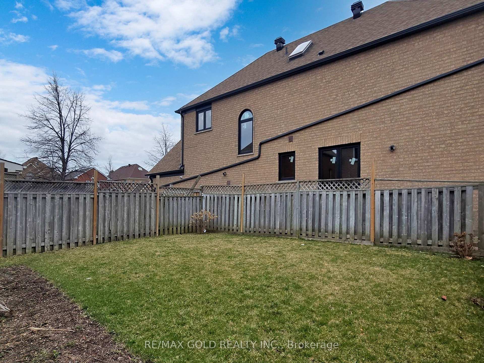 Photo 21 of 4 Treepark Street, Brampton, Sandringham-Wellington — HOMEH