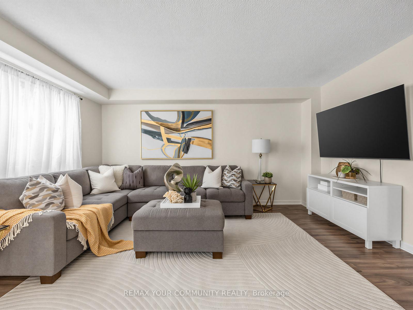 Photo 4 of 205 Glen Hill Drive, Whitby, Blue Grass Meadows — HOMEH