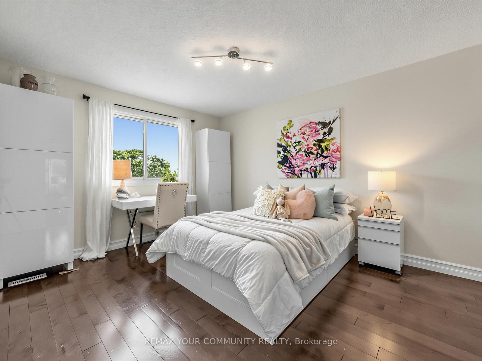 Photo 15 of 205 Glen Hill Drive, Whitby, Blue Grass Meadows — HOMEH