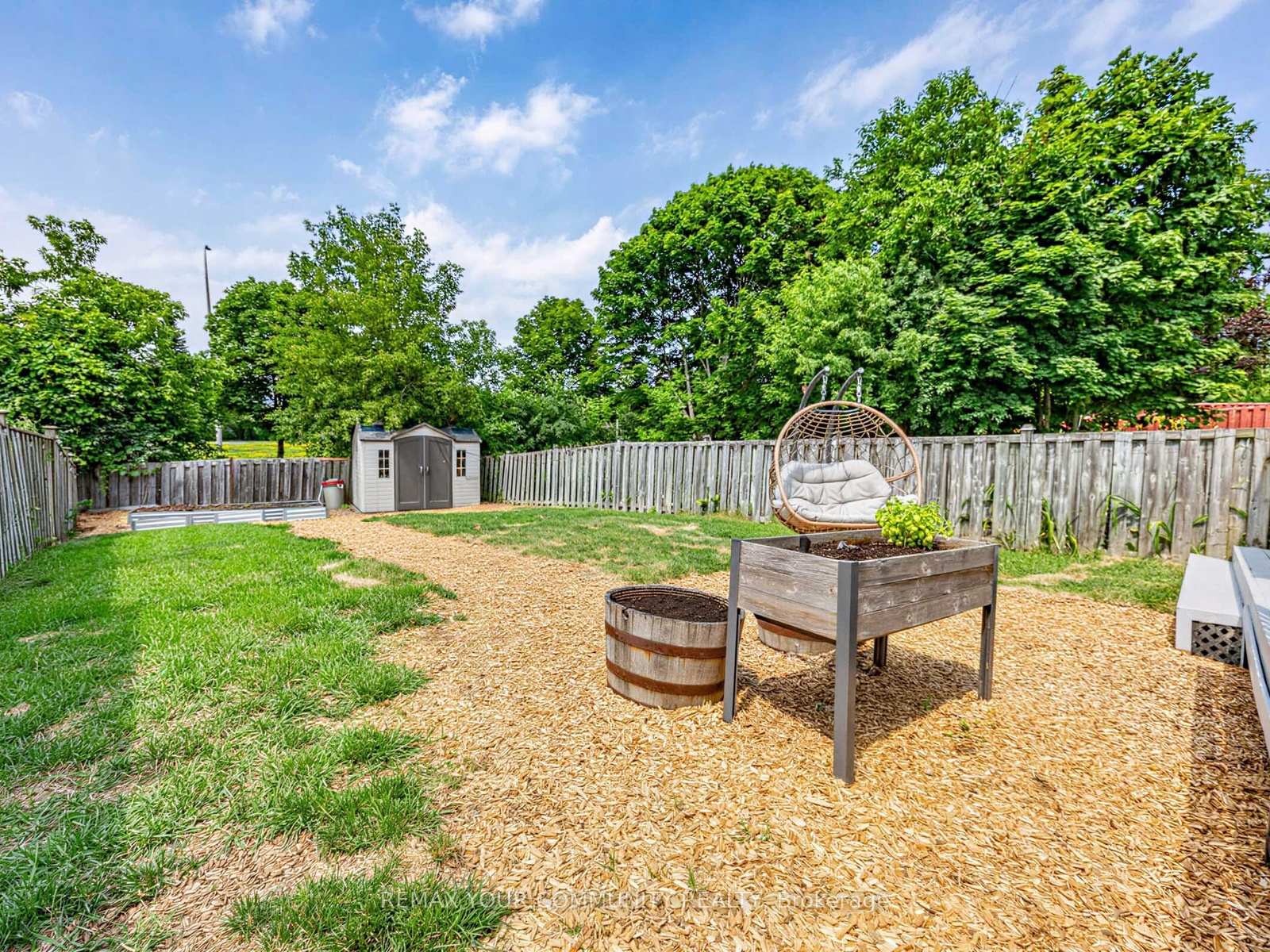 Photo 27 of 205 Glen Hill Drive, Whitby, Blue Grass Meadows — HOMEH