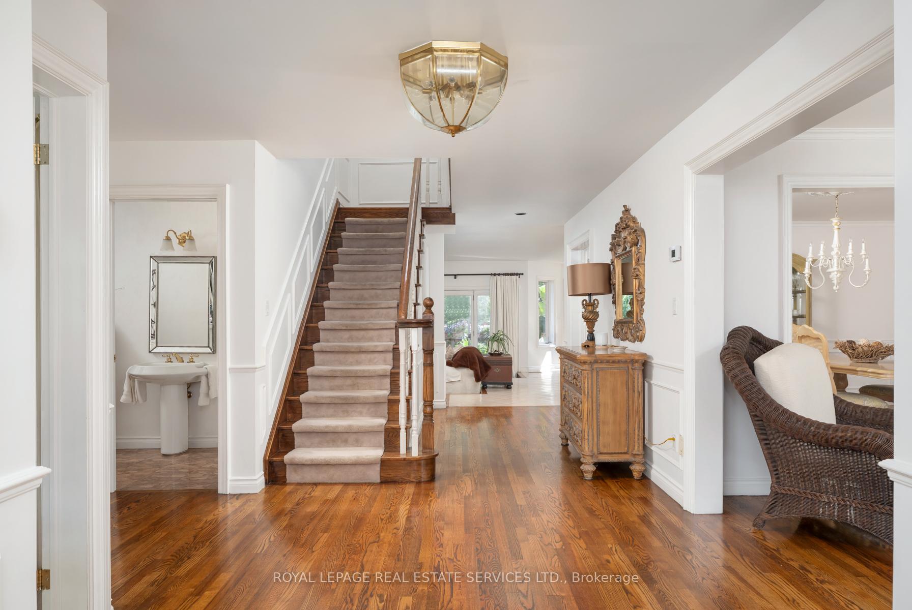 Photo 5 of 33 Lynnhaven Road, Toronto, Englemount-Lawrence — HOMEH