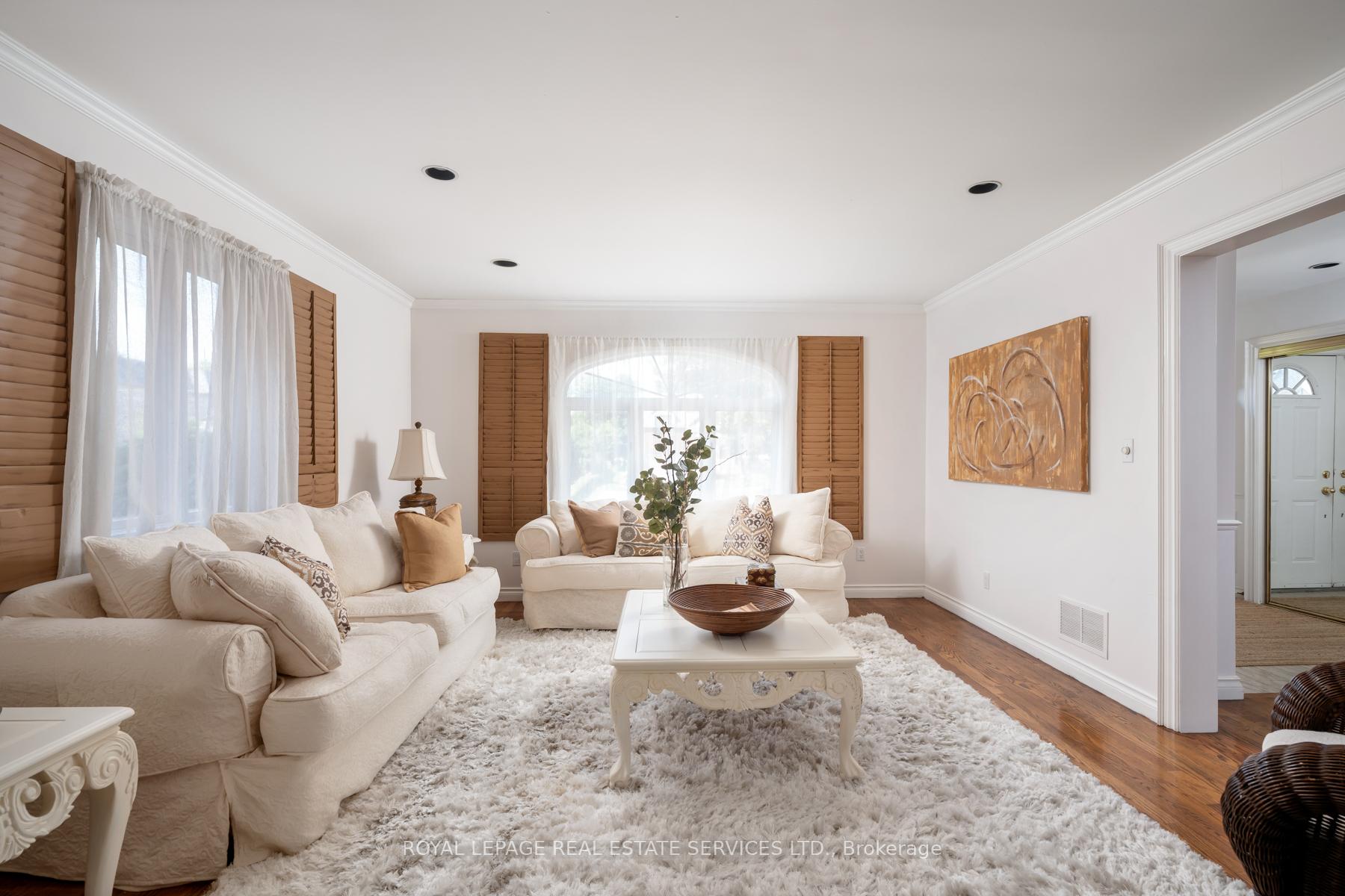Photo 7 of 33 Lynnhaven Road, Toronto, Englemount-Lawrence — HOMEH