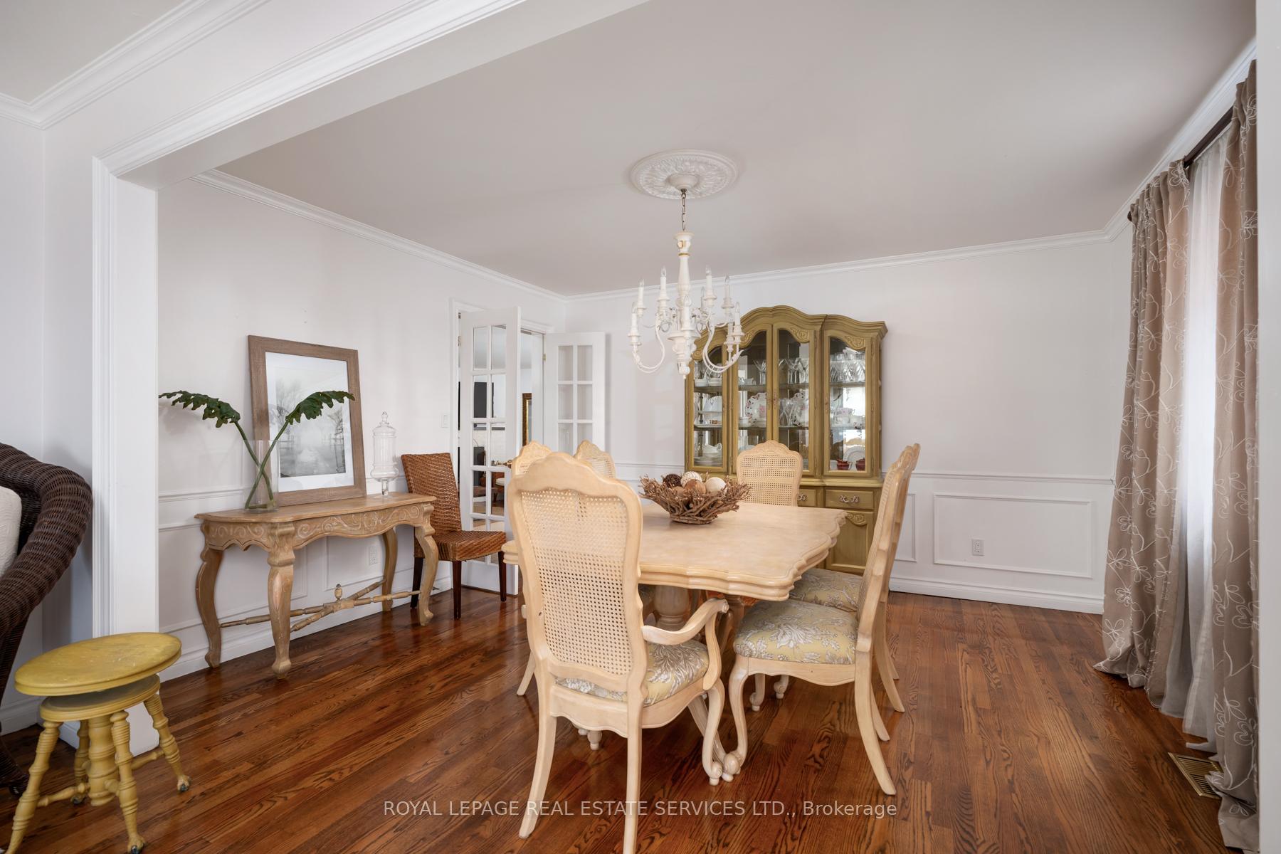 Photo 10 of 33 Lynnhaven Road, Toronto, Englemount-Lawrence — HOMEH