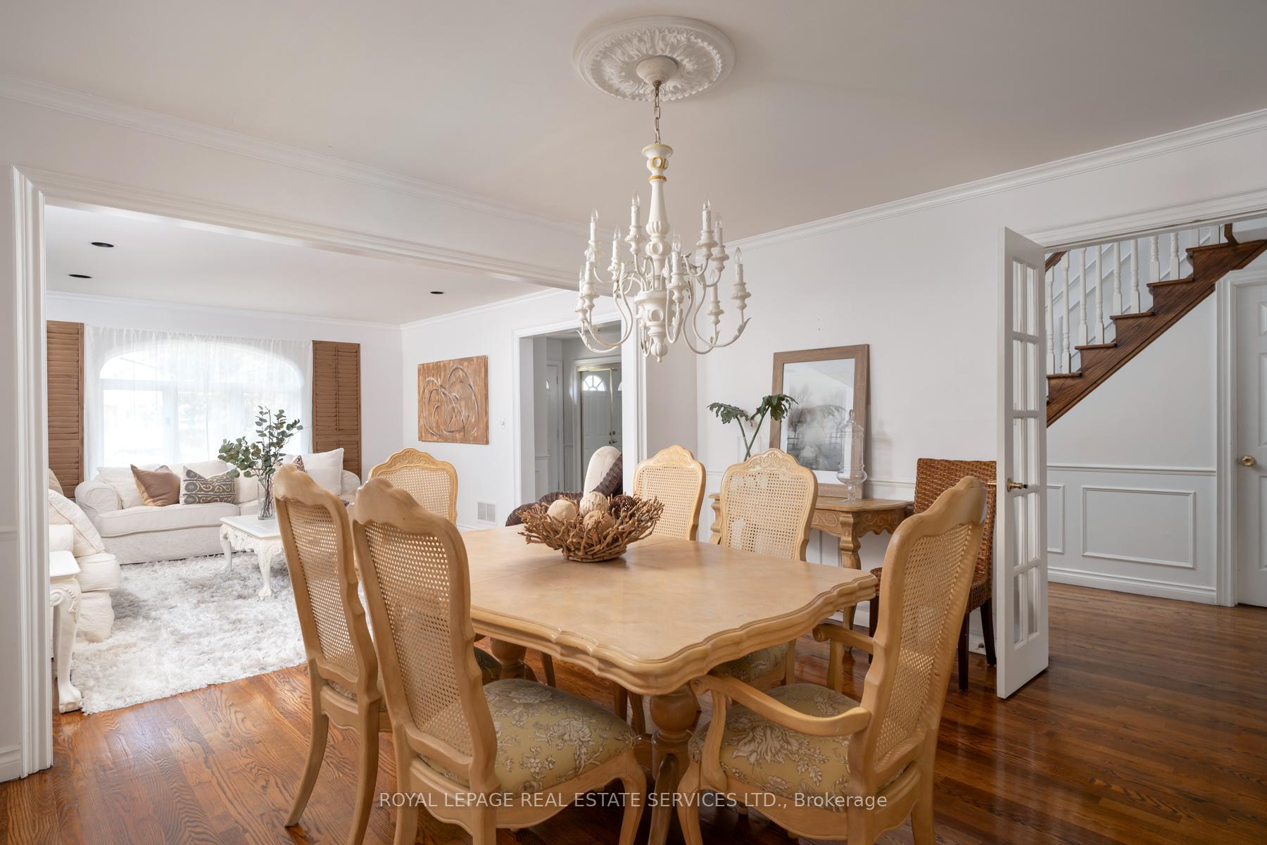 Photo 11 of 33 Lynnhaven Road, Toronto, Englemount-Lawrence — HOMEH
