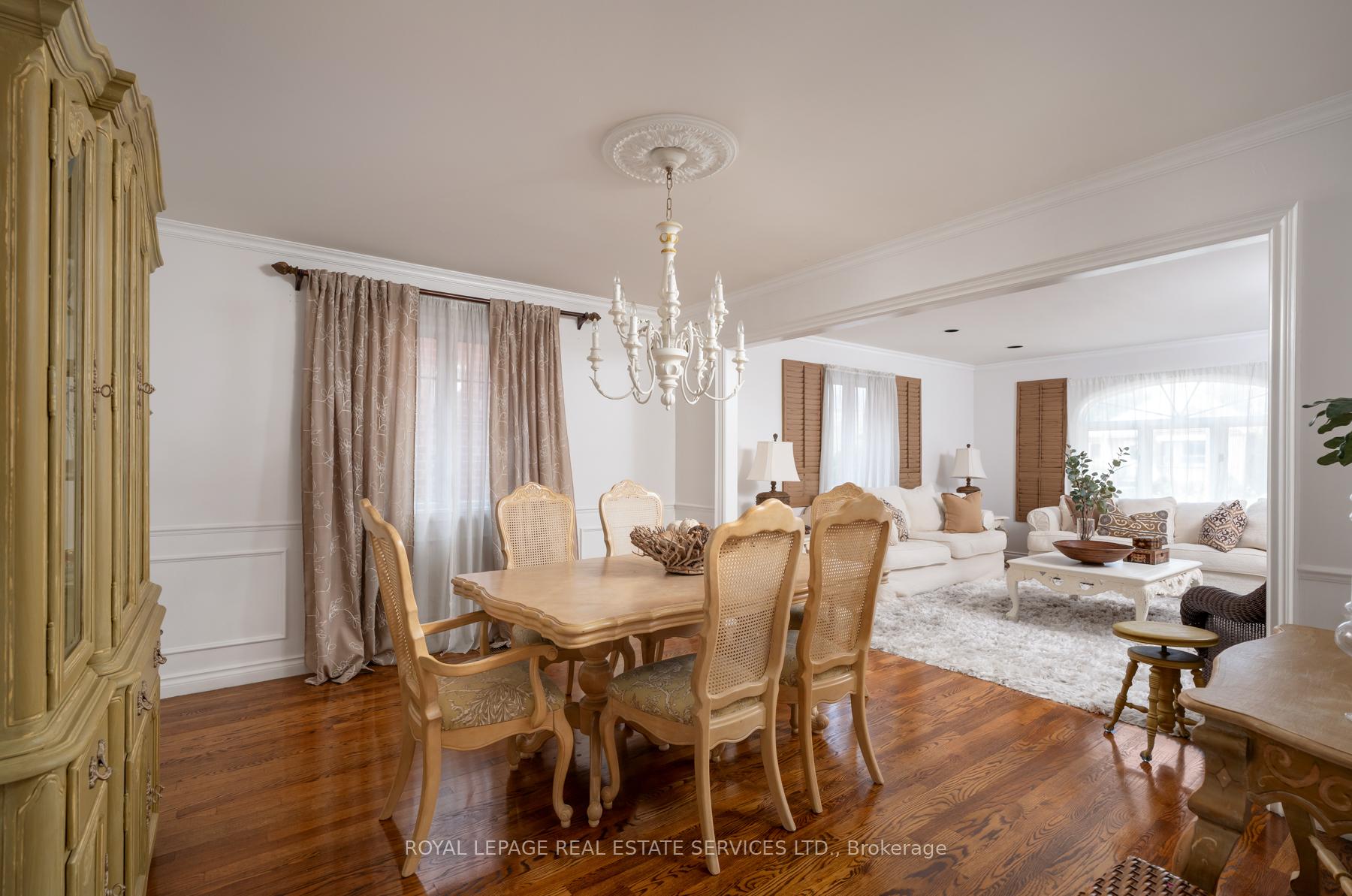 Photo 12 of 33 Lynnhaven Road, Toronto, Englemount-Lawrence — HOMEH