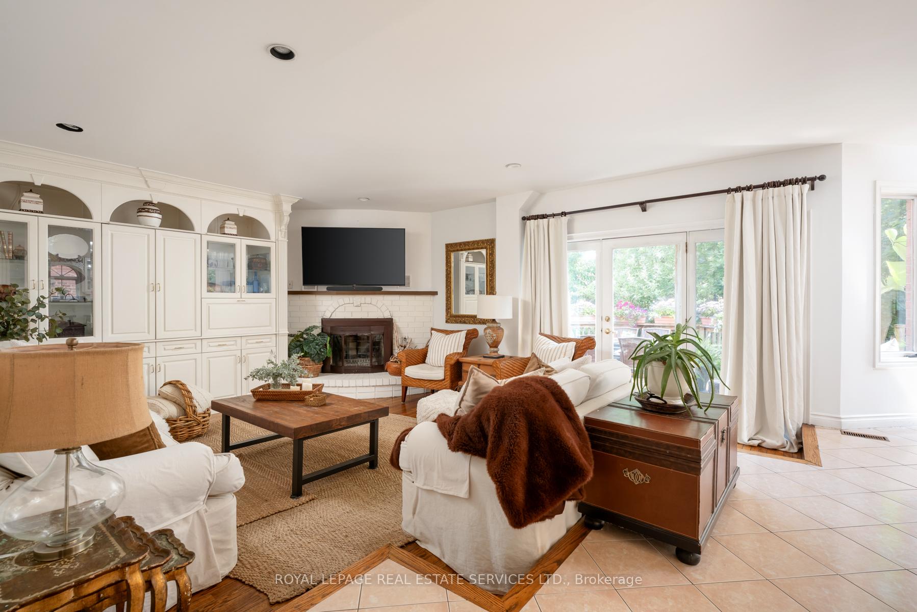 Photo 14 of 33 Lynnhaven Road, Toronto, Englemount-Lawrence — HOMEH