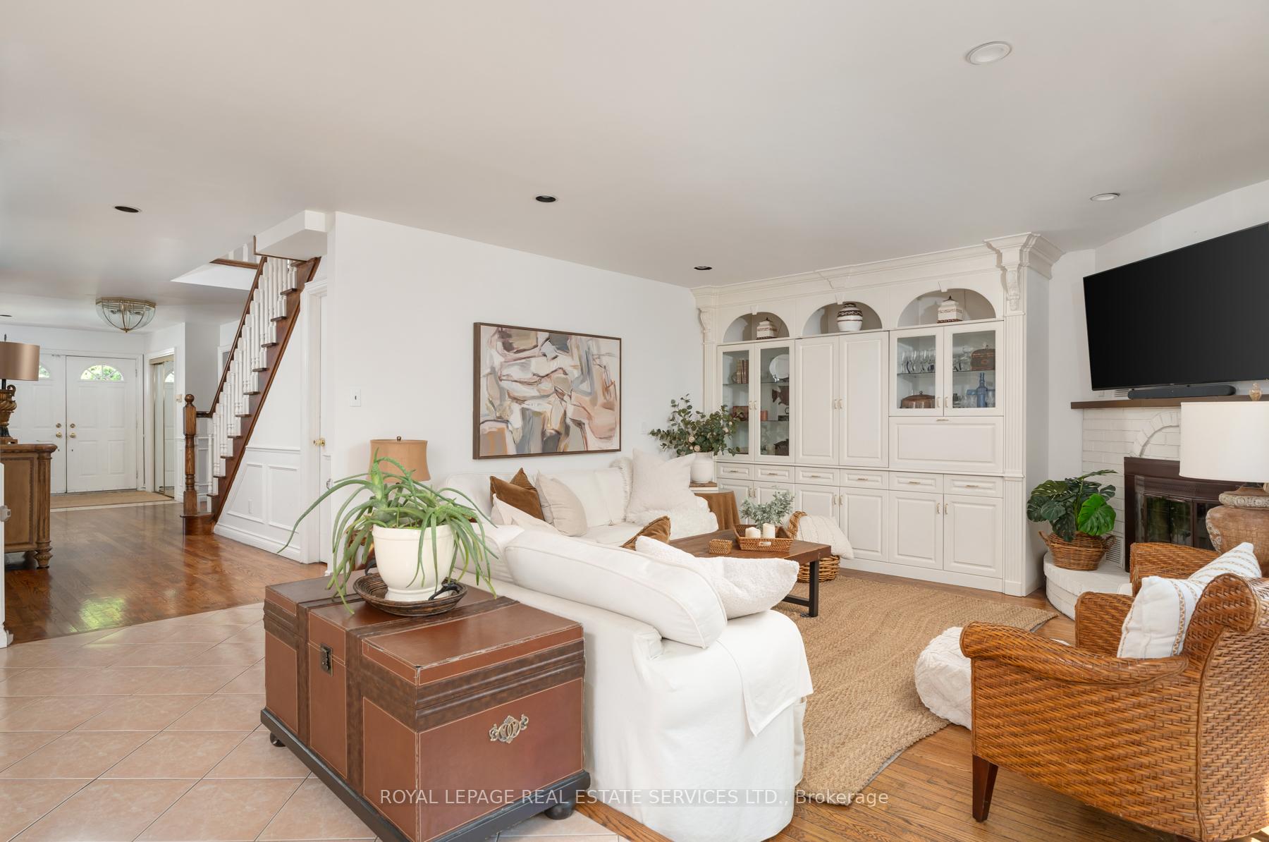 Photo 16 of 33 Lynnhaven Road, Toronto, Englemount-Lawrence — HOMEH