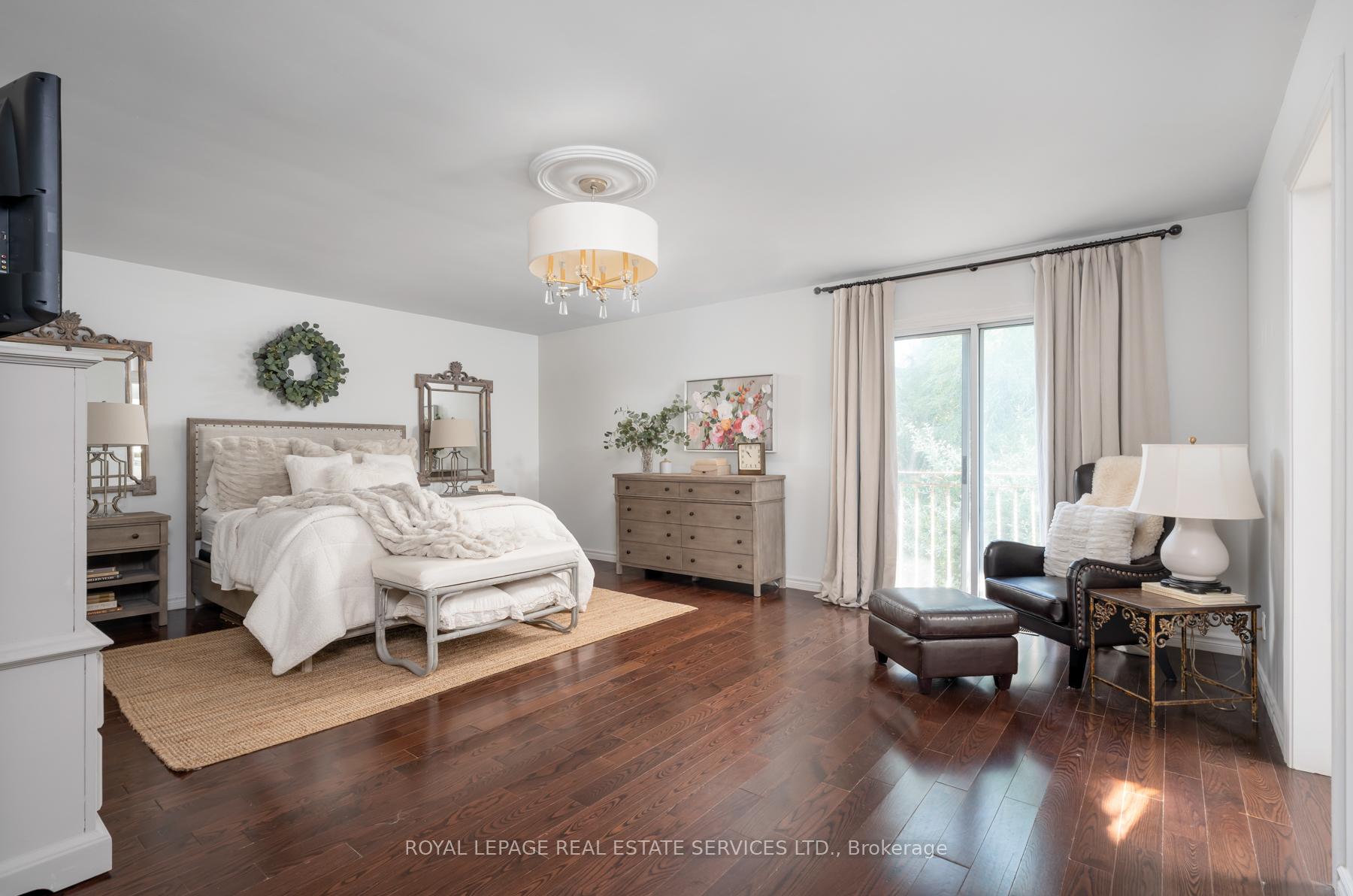Photo 26 of 33 Lynnhaven Road, Toronto, Englemount-Lawrence — HOMEH