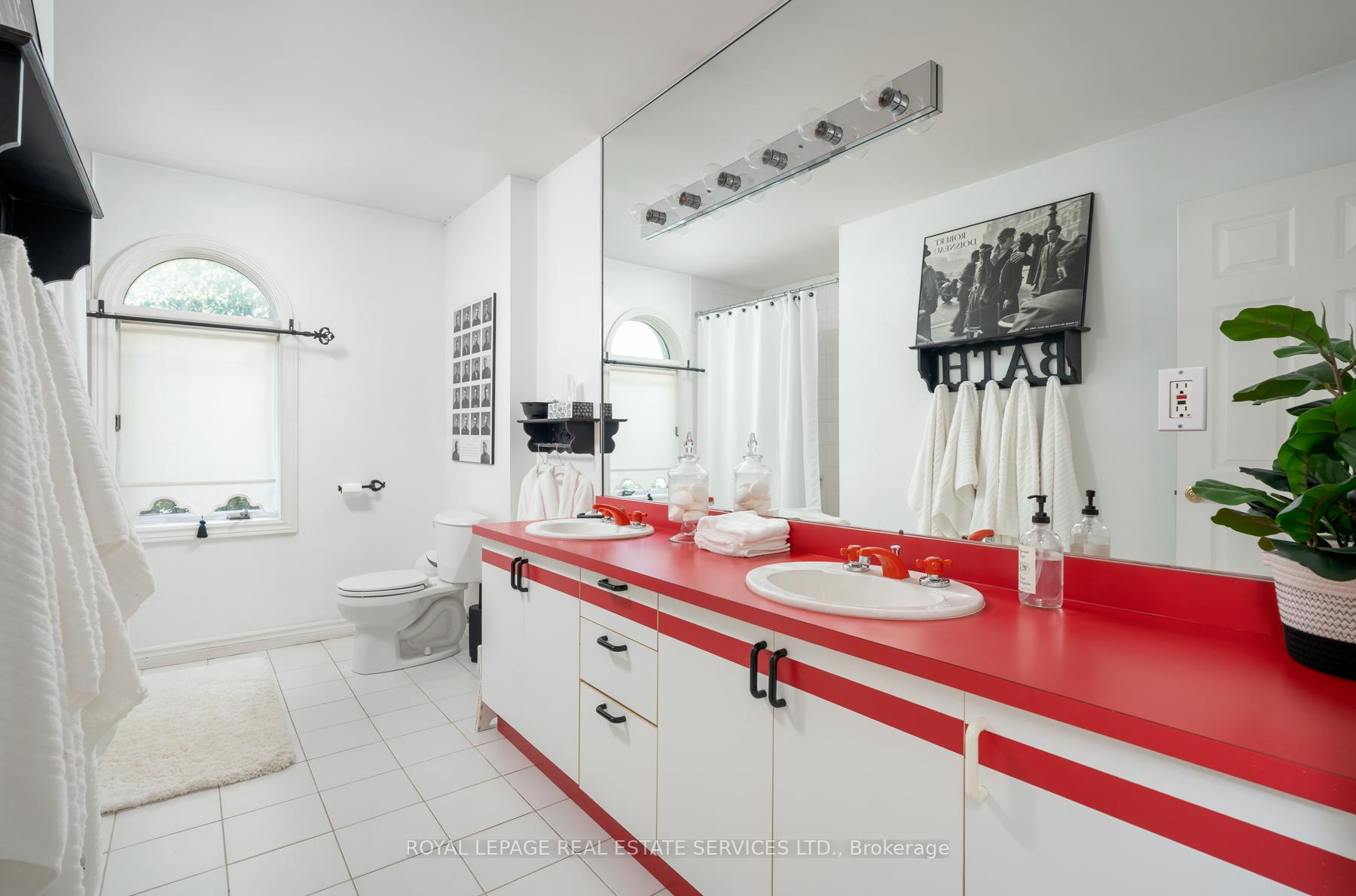 Photo 37 of 33 Lynnhaven Road, Toronto, Englemount-Lawrence — HOMEH
