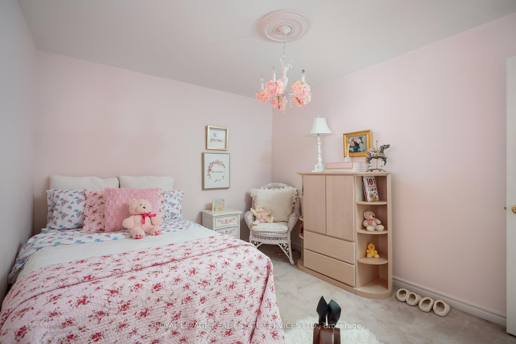 Photo 42 of 33 Lynnhaven Road, Toronto, Englemount-Lawrence — HOMEH