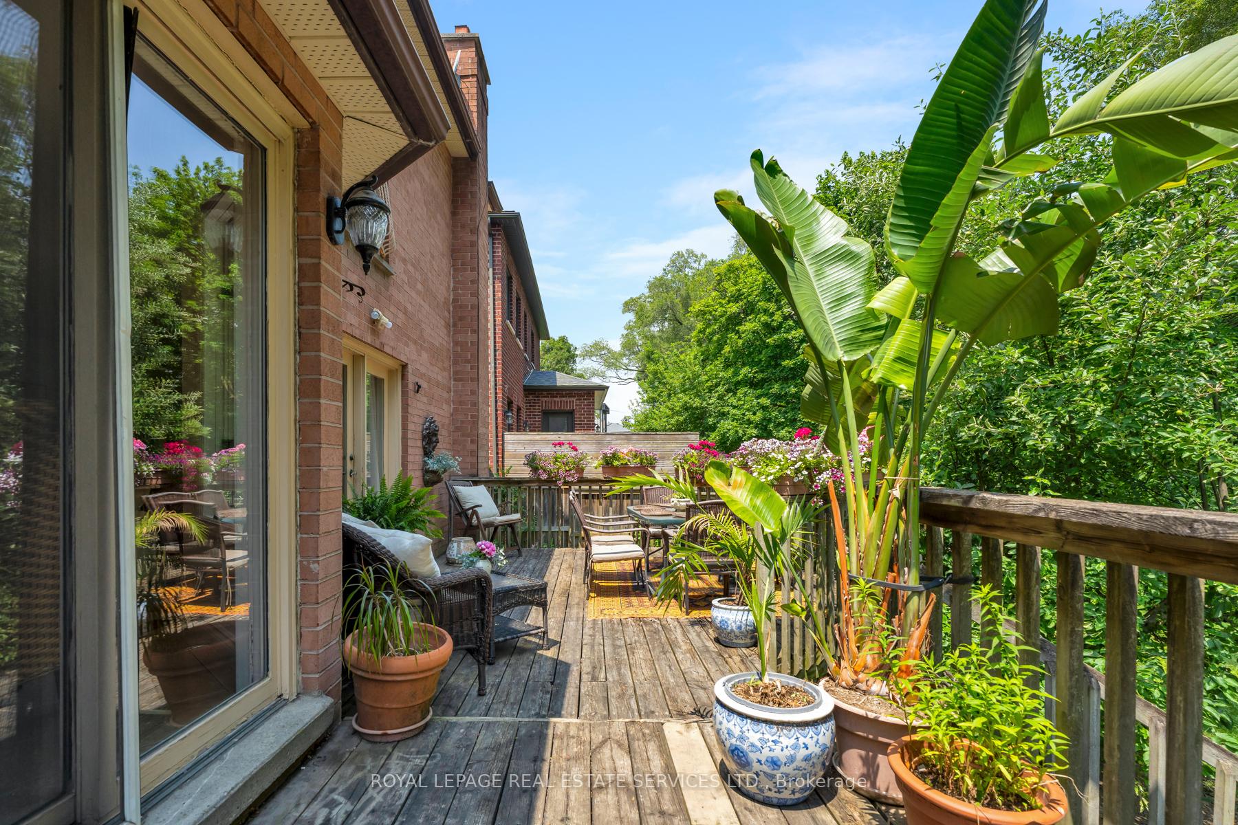 Photo 47 of 33 Lynnhaven Road, Toronto, Englemount-Lawrence — HOMEH