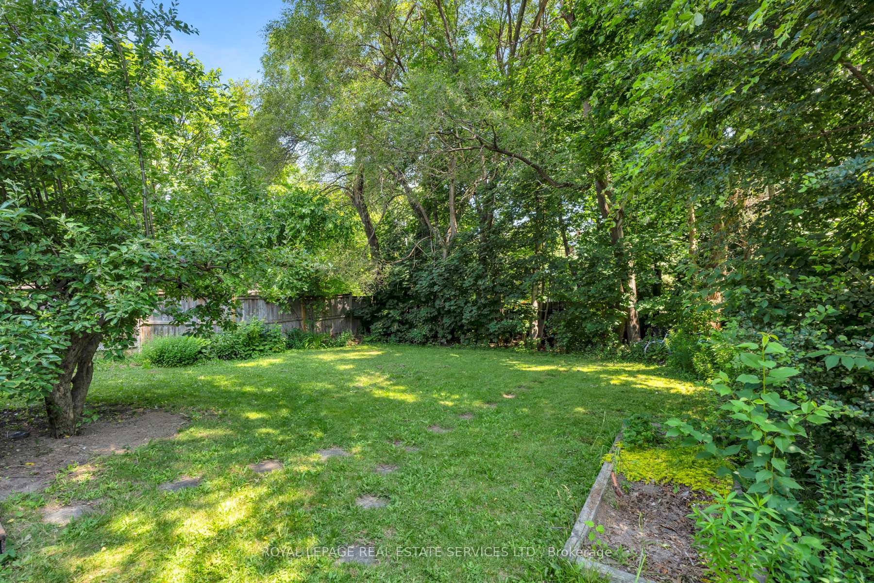 Photo 48 of 33 Lynnhaven Road, Toronto, Englemount-Lawrence — HOMEH