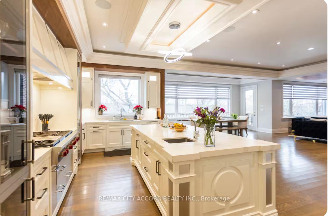 Photo 16 of 98 Upper Canada Drive, North York, St. Andrew-Windfields — HOMEH