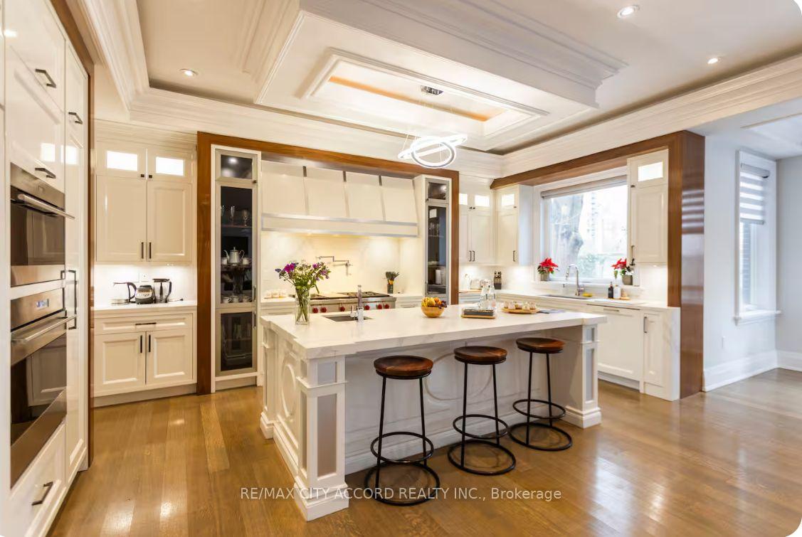 Photo 18 of 98 Upper Canada Drive, North York, St. Andrew-Windfields — HOMEH