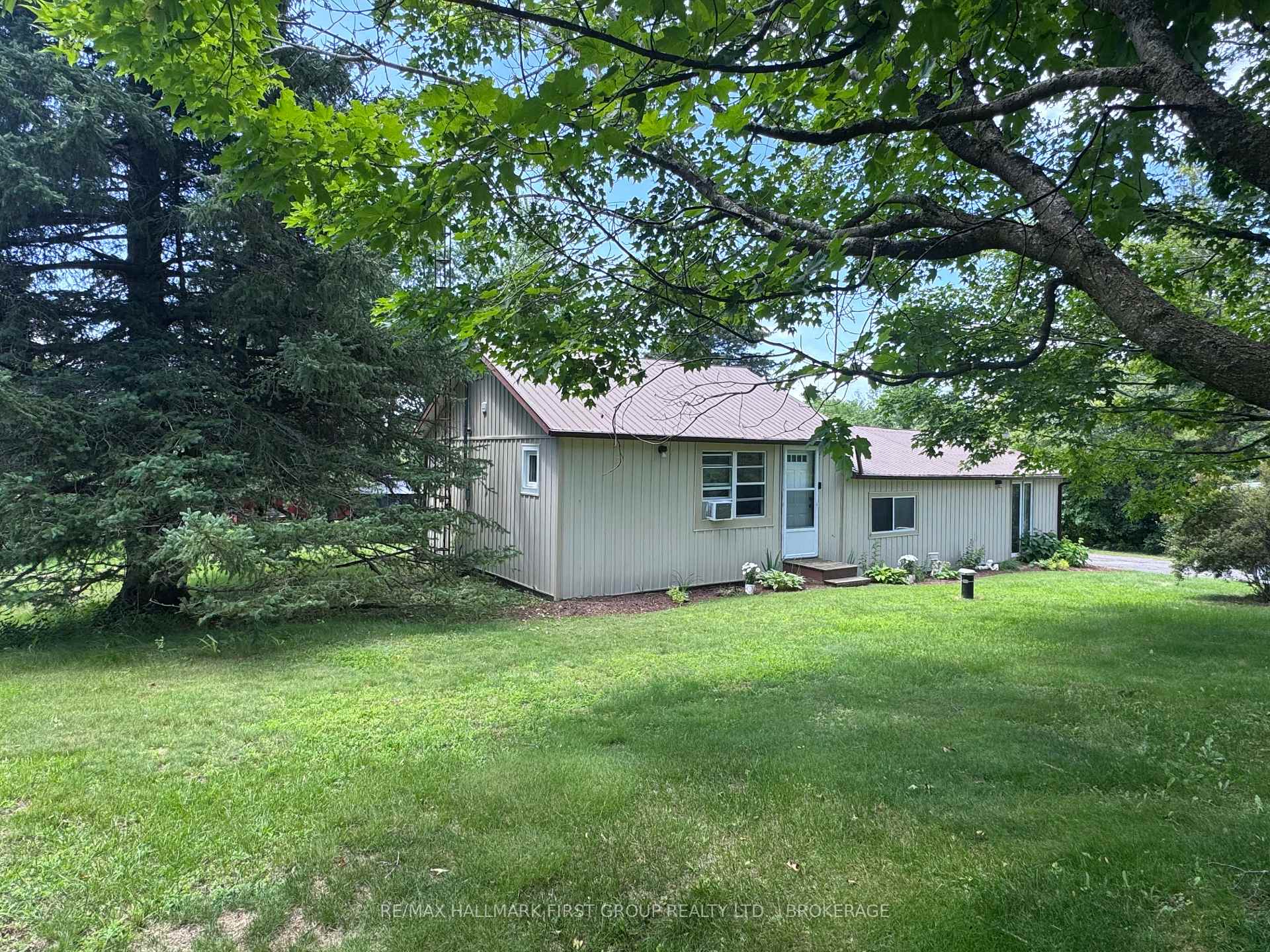 Photo 1 of 1283 Asselstine Road, Frontenac, Frontenac South — HOMEH