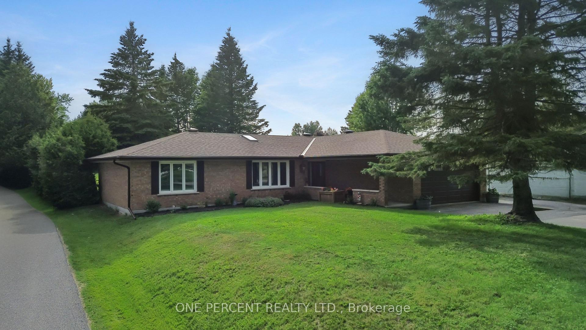 Photo 1 of 412 Manitoba Street, Bracebridge, Monck (Bracebridge) — HOMEH