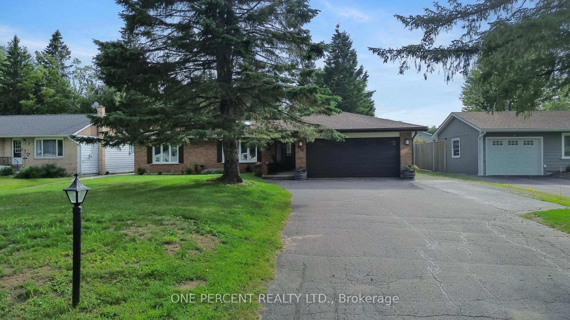 Photo 2 of 412 Manitoba Street, Bracebridge, Monck (Bracebridge) — HOMEH