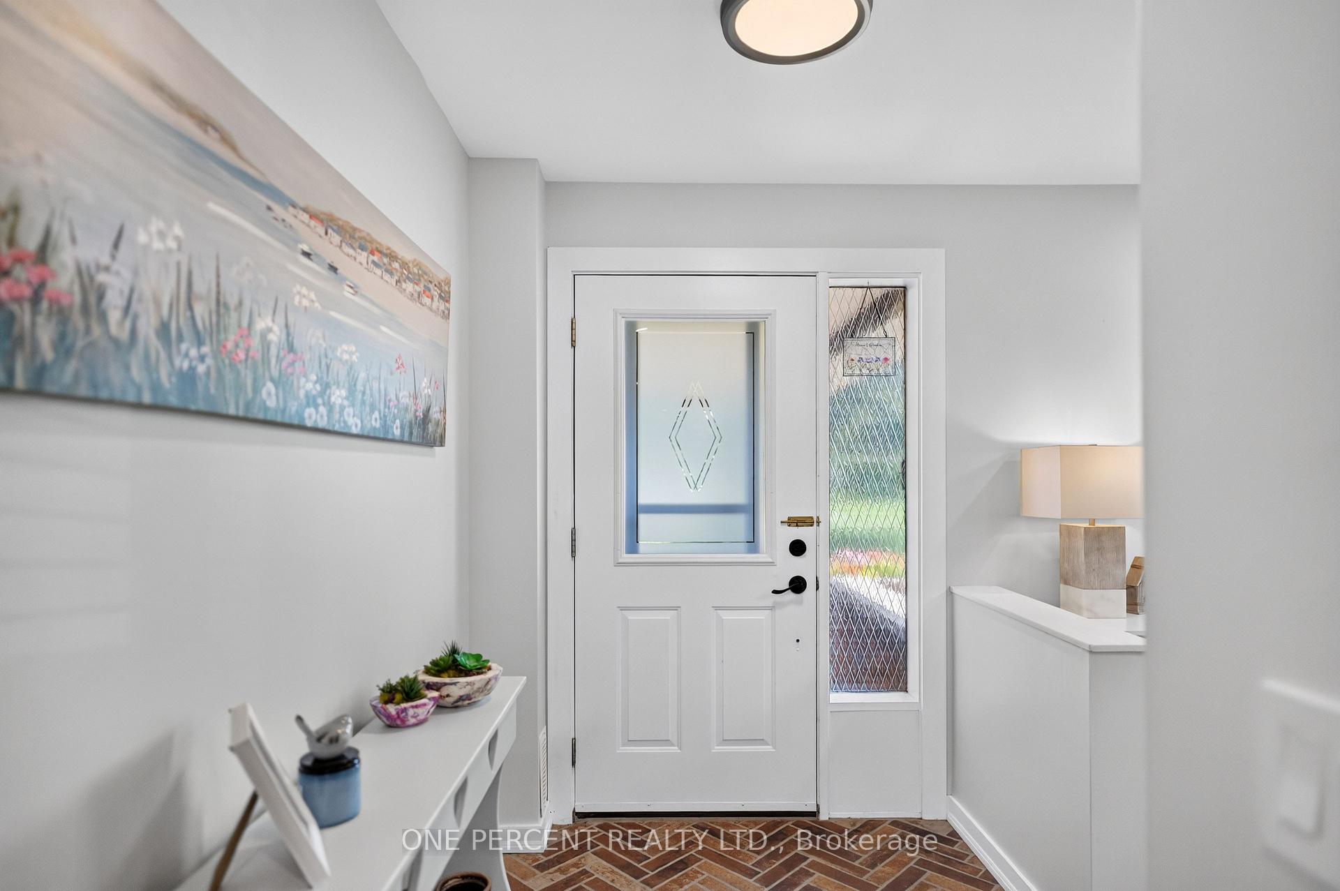 Photo 5 of 412 Manitoba Street, Bracebridge, Monck (Bracebridge) — HOMEH