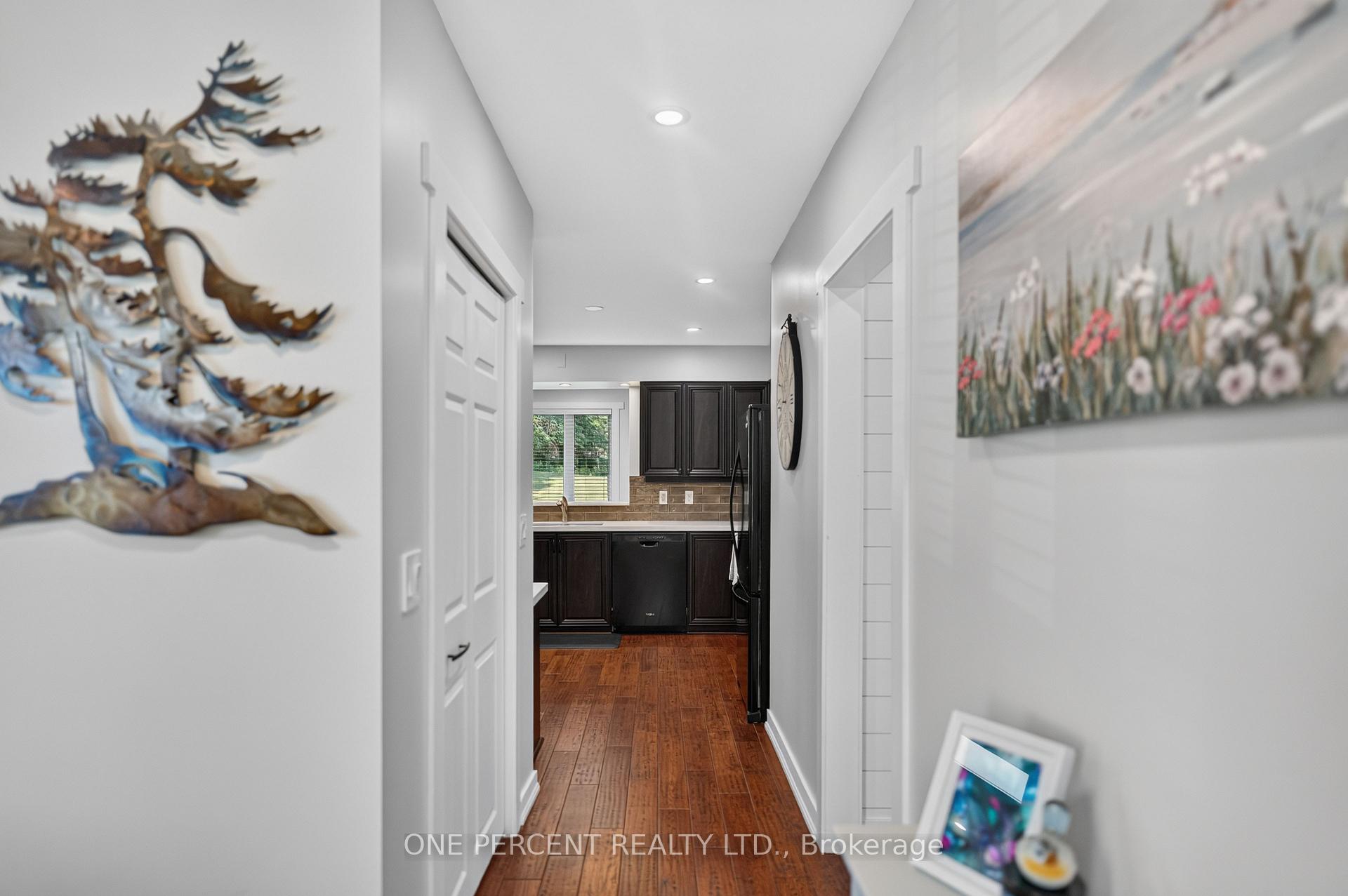 Photo 7 of 412 Manitoba Street, Bracebridge, Monck (Bracebridge) — HOMEH