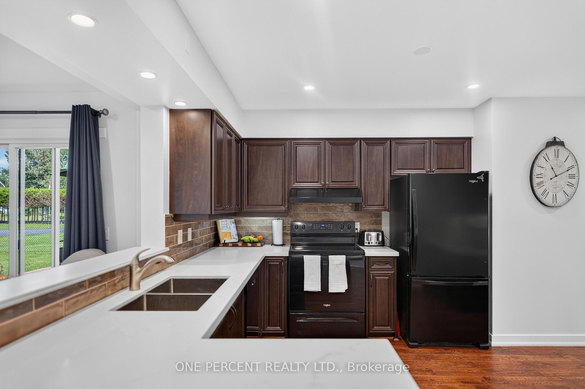 Photo 11 of 412 Manitoba Street, Bracebridge, Monck (Bracebridge) — HOMEH