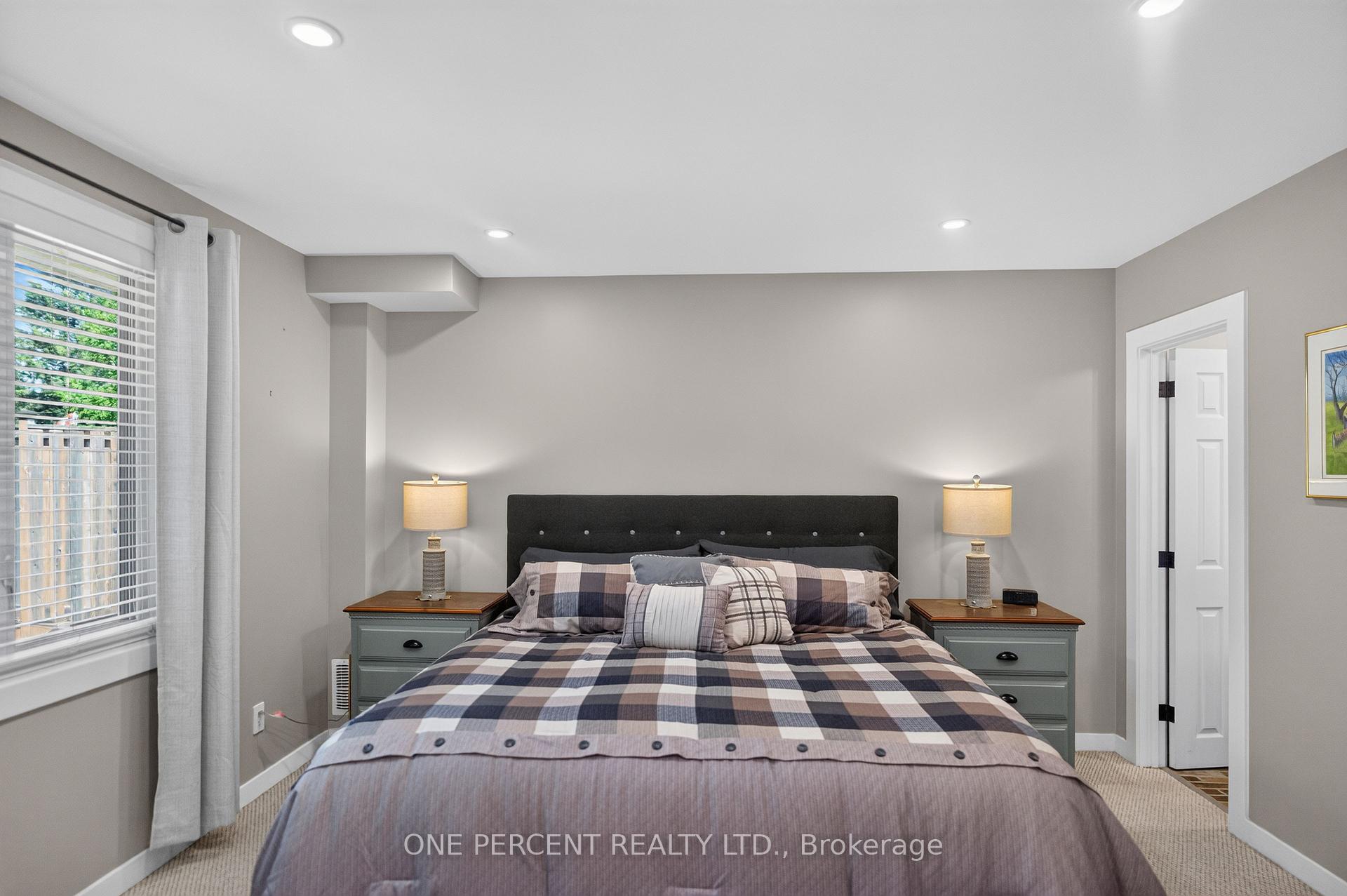 Photo 26 of 412 Manitoba Street, Bracebridge, Monck (Bracebridge) — HOMEH