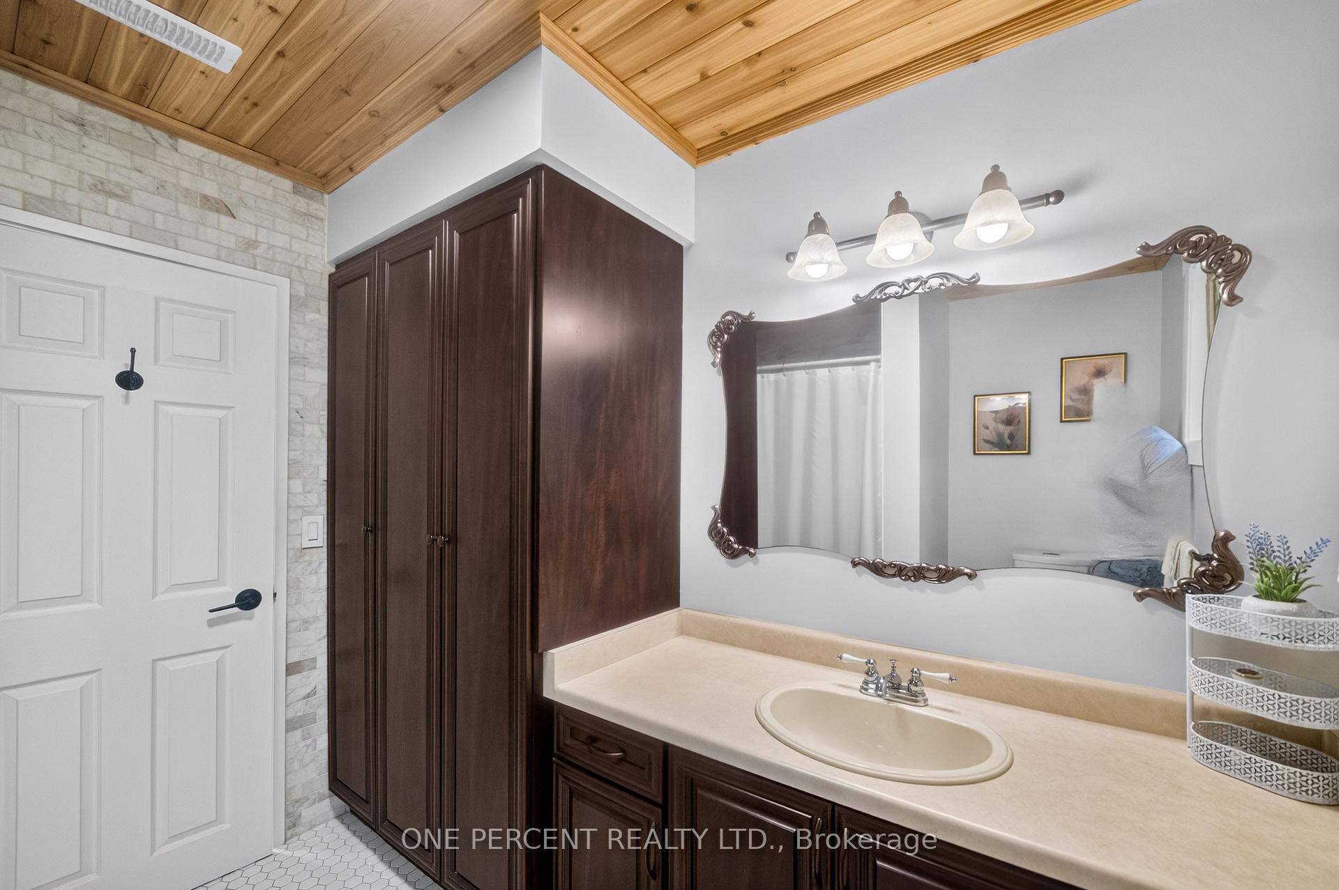 Photo 19 of 412 Manitoba Street, Bracebridge, Monck (Bracebridge) — HOMEH