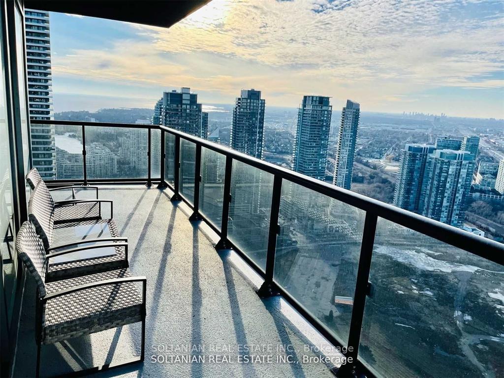 Photo 4 of Unit 4504, 56 Annie Craig Drive, Etobicoke, Mimico — HOMEH