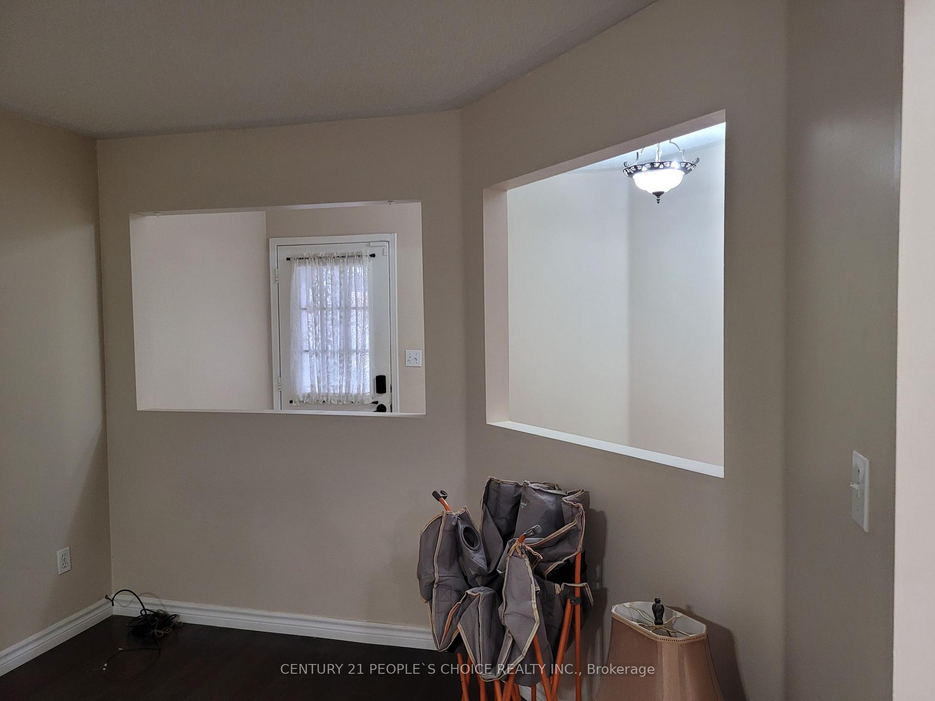 Photo 3 of 383 Jay Crescent, Orangeville — HOMEH