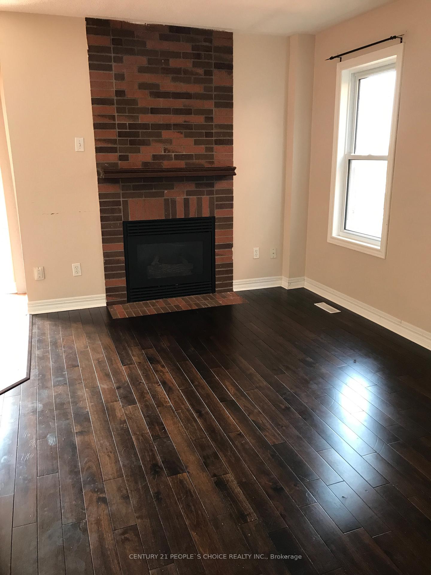 Photo 5 of 383 Jay Crescent, Orangeville — HOMEH