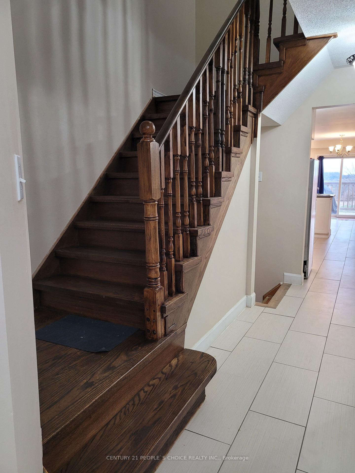 Photo 6 of 383 Jay Crescent, Orangeville — HOMEH