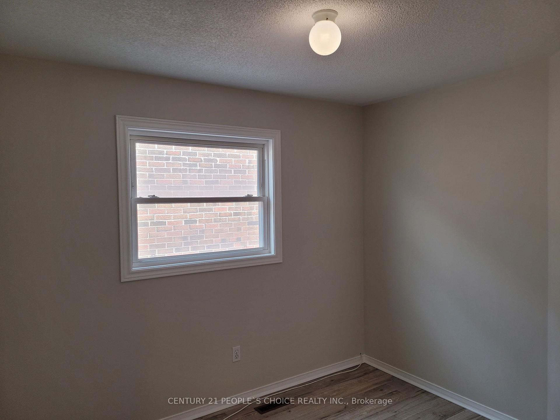 Photo 17 of 383 Jay Crescent, Orangeville — HOMEH
